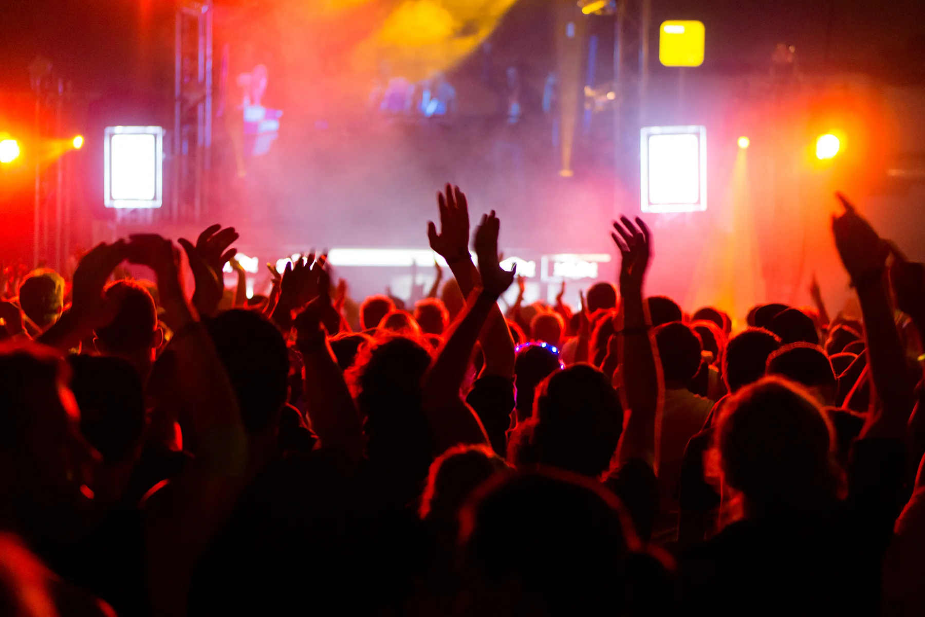 concert-crowd-at-live-music-festival-m.jpg