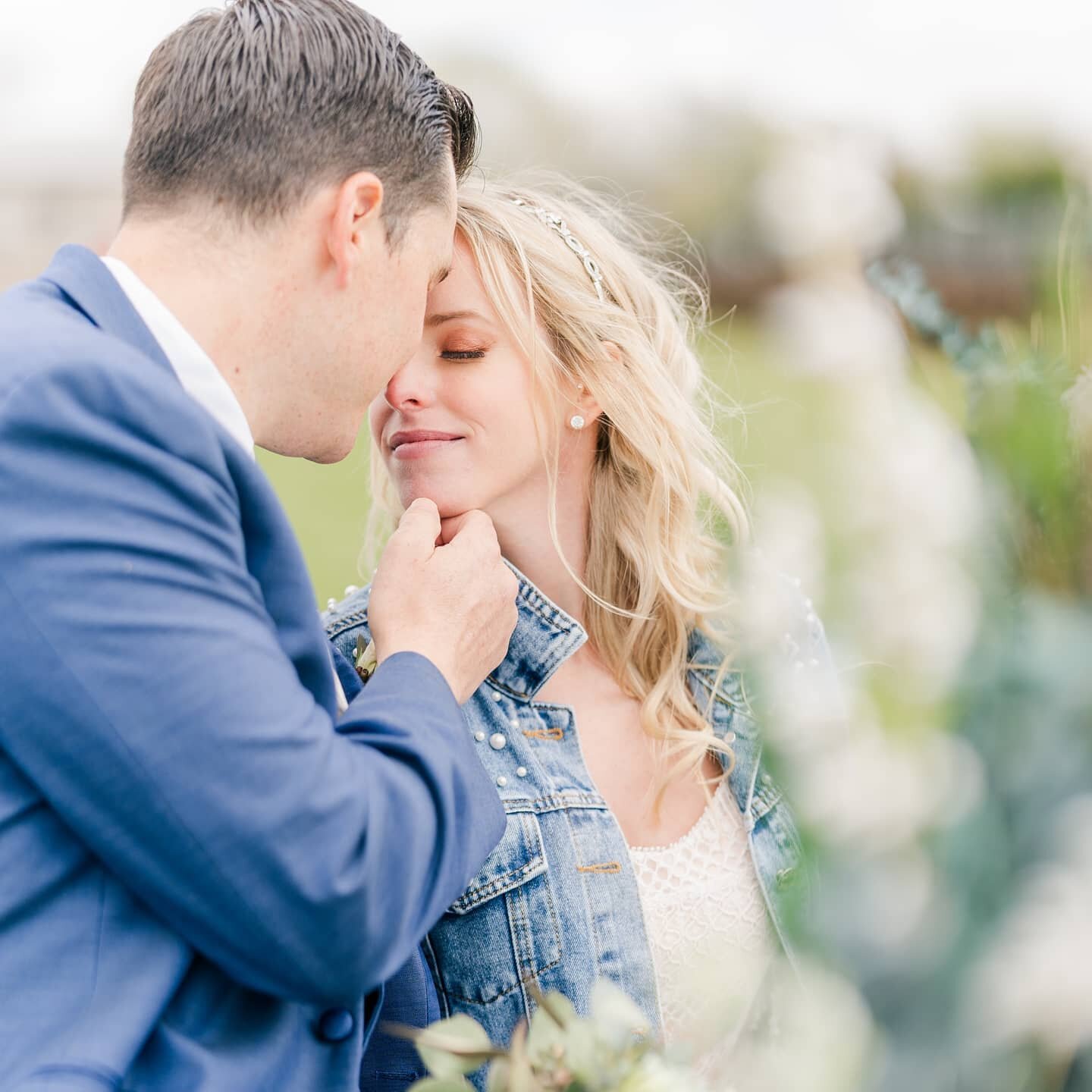 &quot;See how she leans her cheek upon her hand.
O, that I were a glove upon that hand
That I might touch that cheek!&quot;
.
.
Photogrophy: @pixelperfectphotography.nj
Flowers: @pam.unique
Paper Suite: @dragonfly.paperie
Hair &amp; Makeup: @cristinr