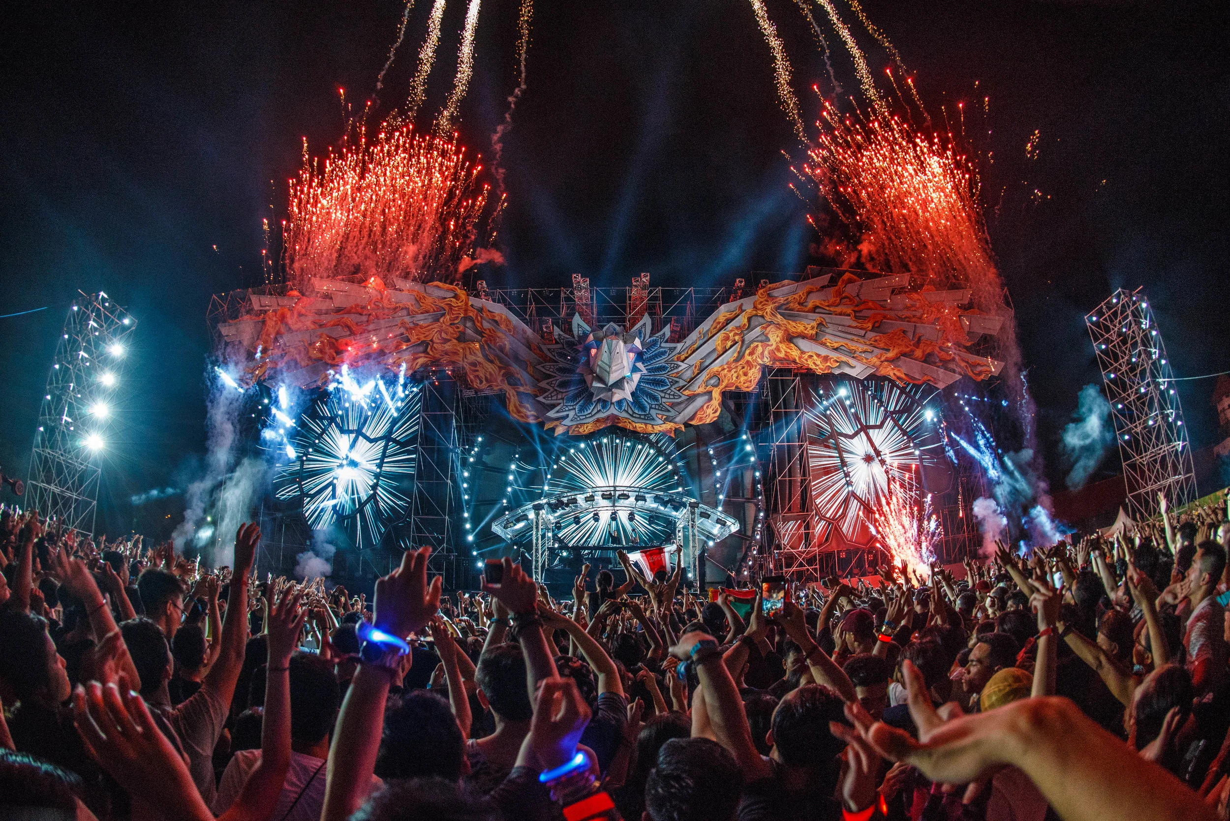 Martin Garrix in DWP - Photo by All is Amazing.jpg