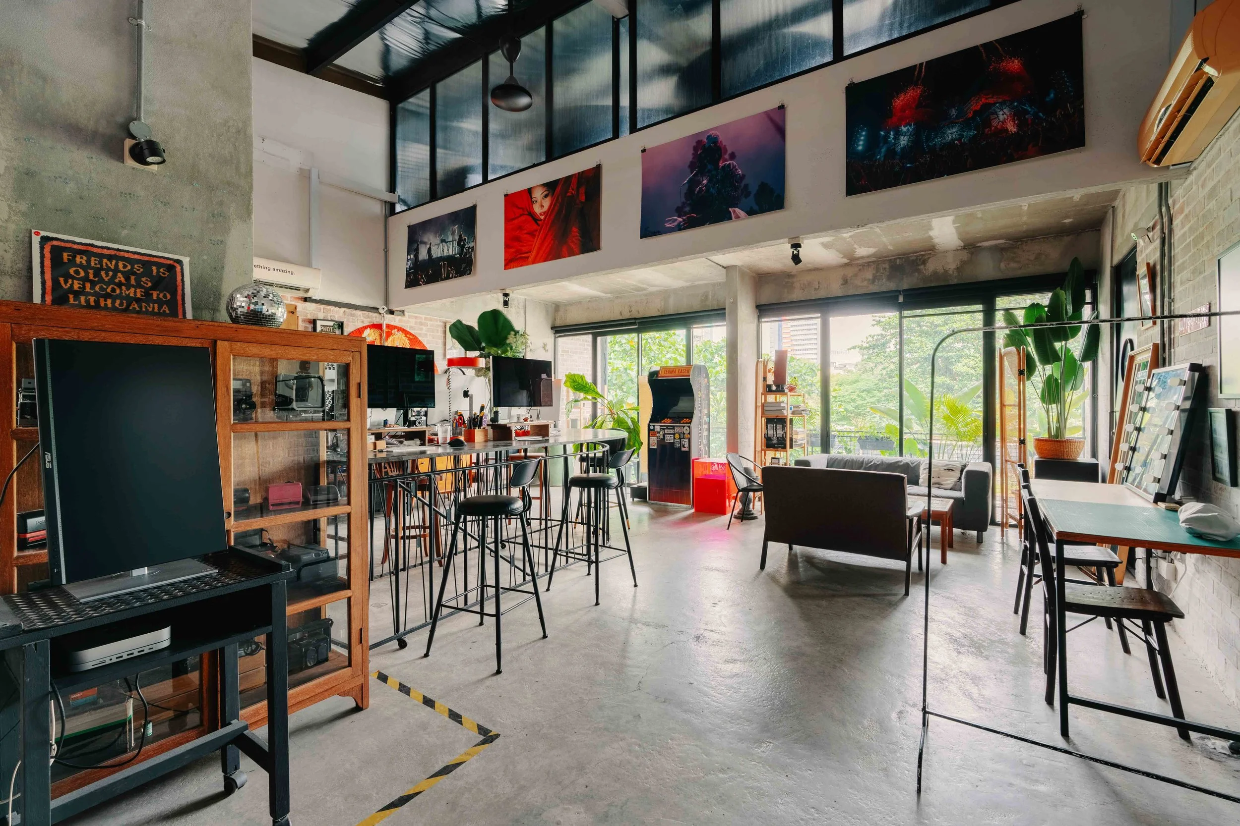 All Is Amazing Studio - 04_07762 - Photo by All Is Amazing-HDR.jpg