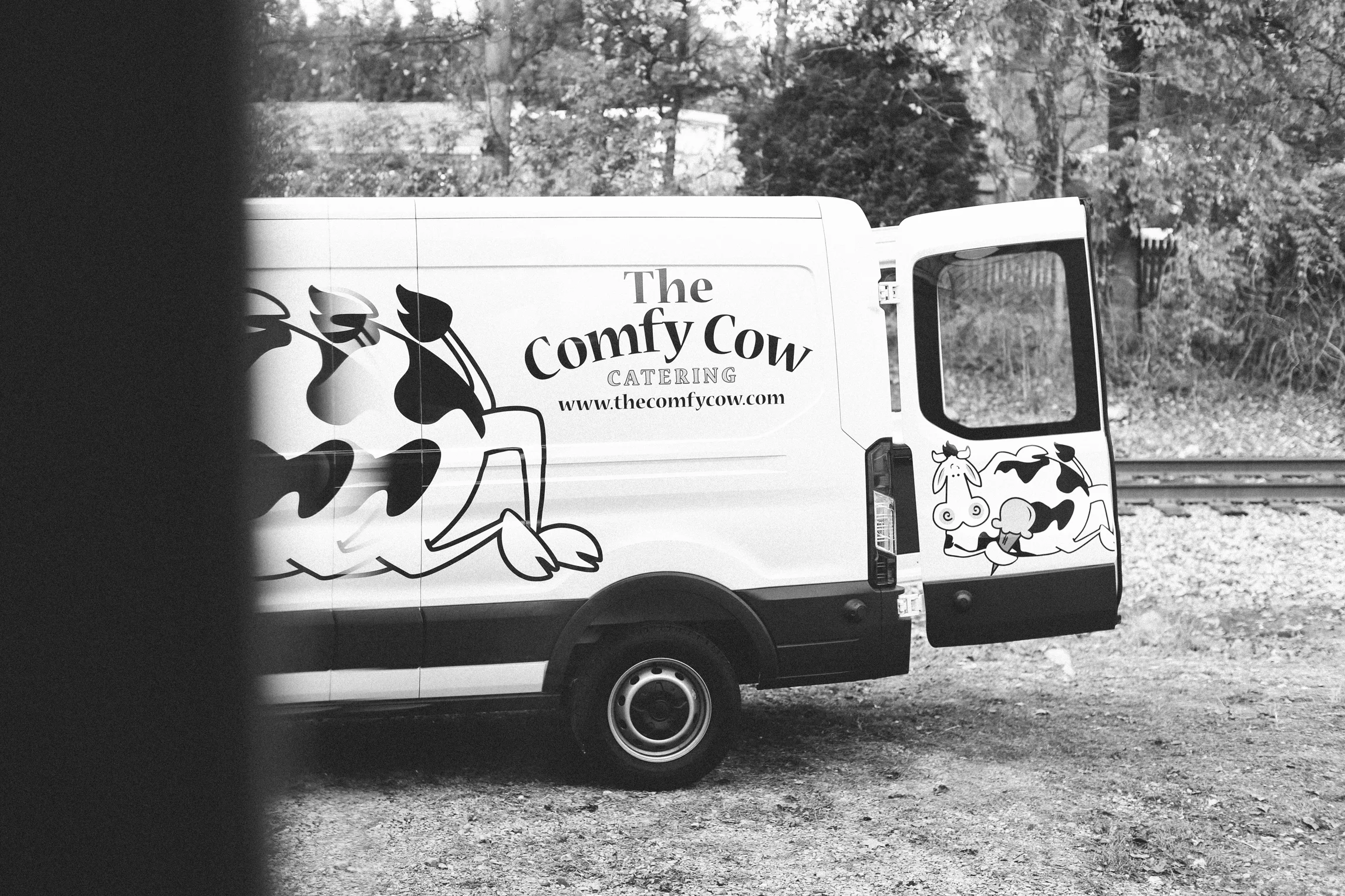 Comfy Cow FEVA BW PROOFS (3 of 26).jpg
