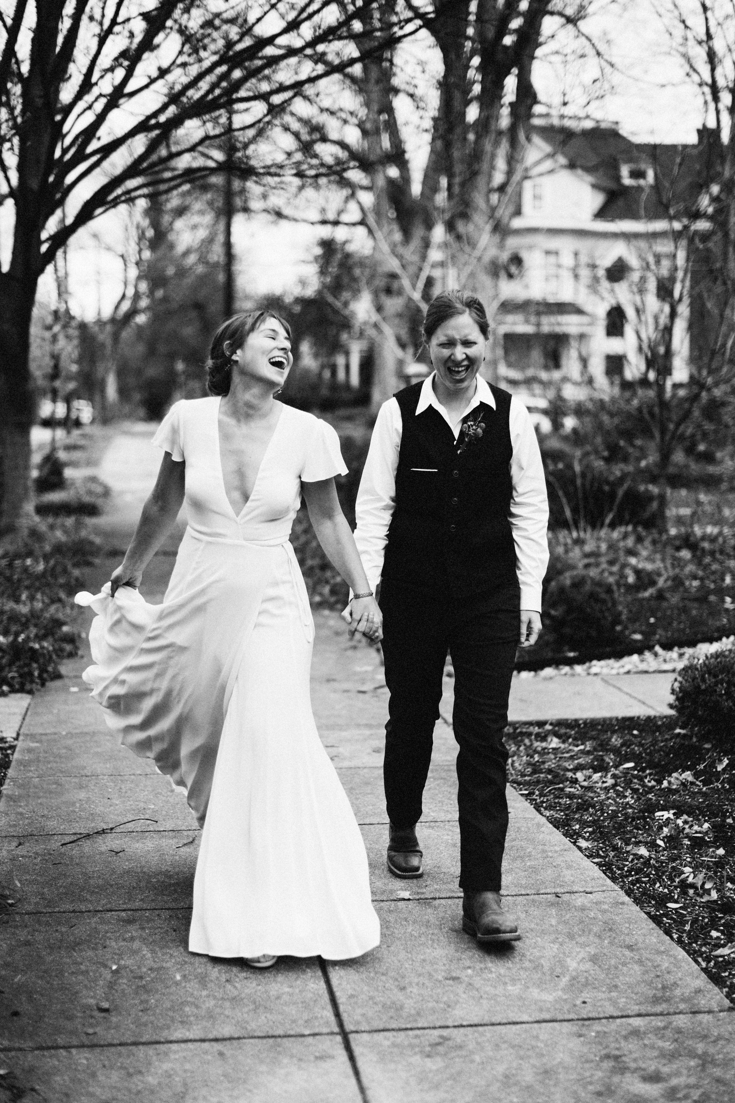 Katie-Caroline-Backyard-Wedding-By-Louisville-Kentucky-Wedding-Photographer-Sarah-Katherine-Davis-Photography00747bw.JPG