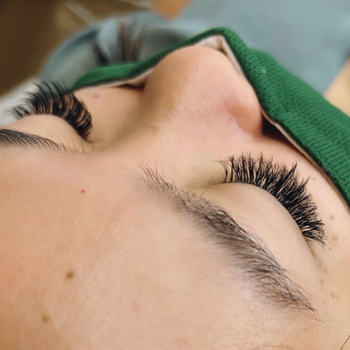 &mdash;⁠
&bull; wispy set
&bull; click the 'BOOK NOW' button in bio!
&bull; holiday specials in effect! discount applied at your appointment :)
&mdash;⁠
#oregonlashextensions #pdxlashextensions #portlandlashextensions #pdxlashes #portlandlashes #oreg