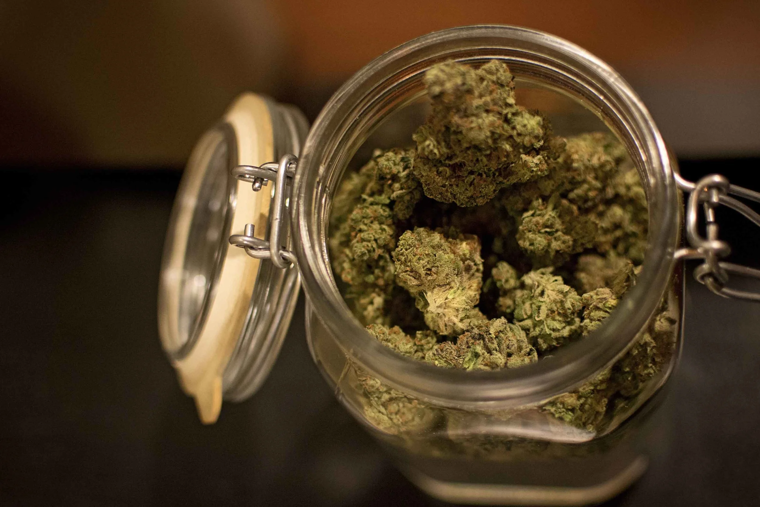 The jars all of the strains were kept in were beautiful with well-designed labels. 
