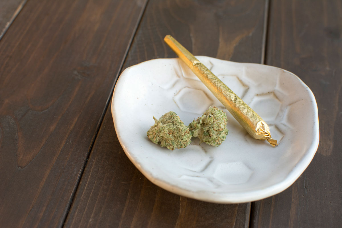 gold-joint-nugs-angle-thrive.jpg