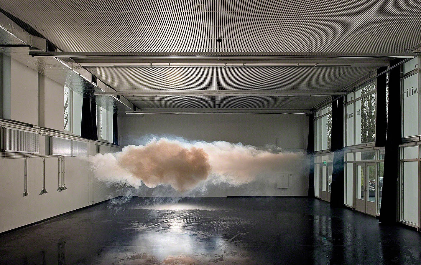 Berndnaut Smilde - Nimbus Platform 57, 2012