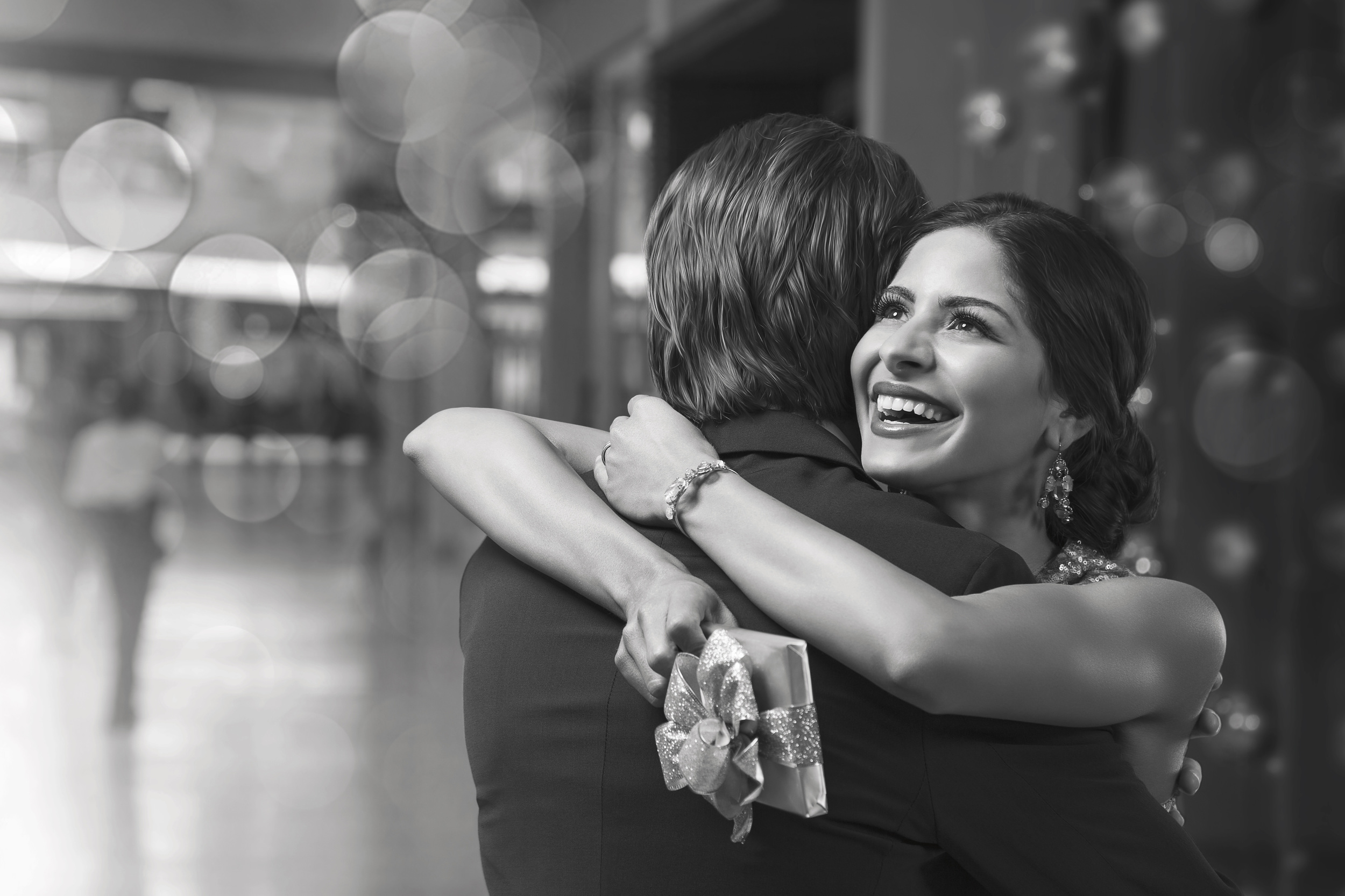 WST188292_afr_Hugging.jpg