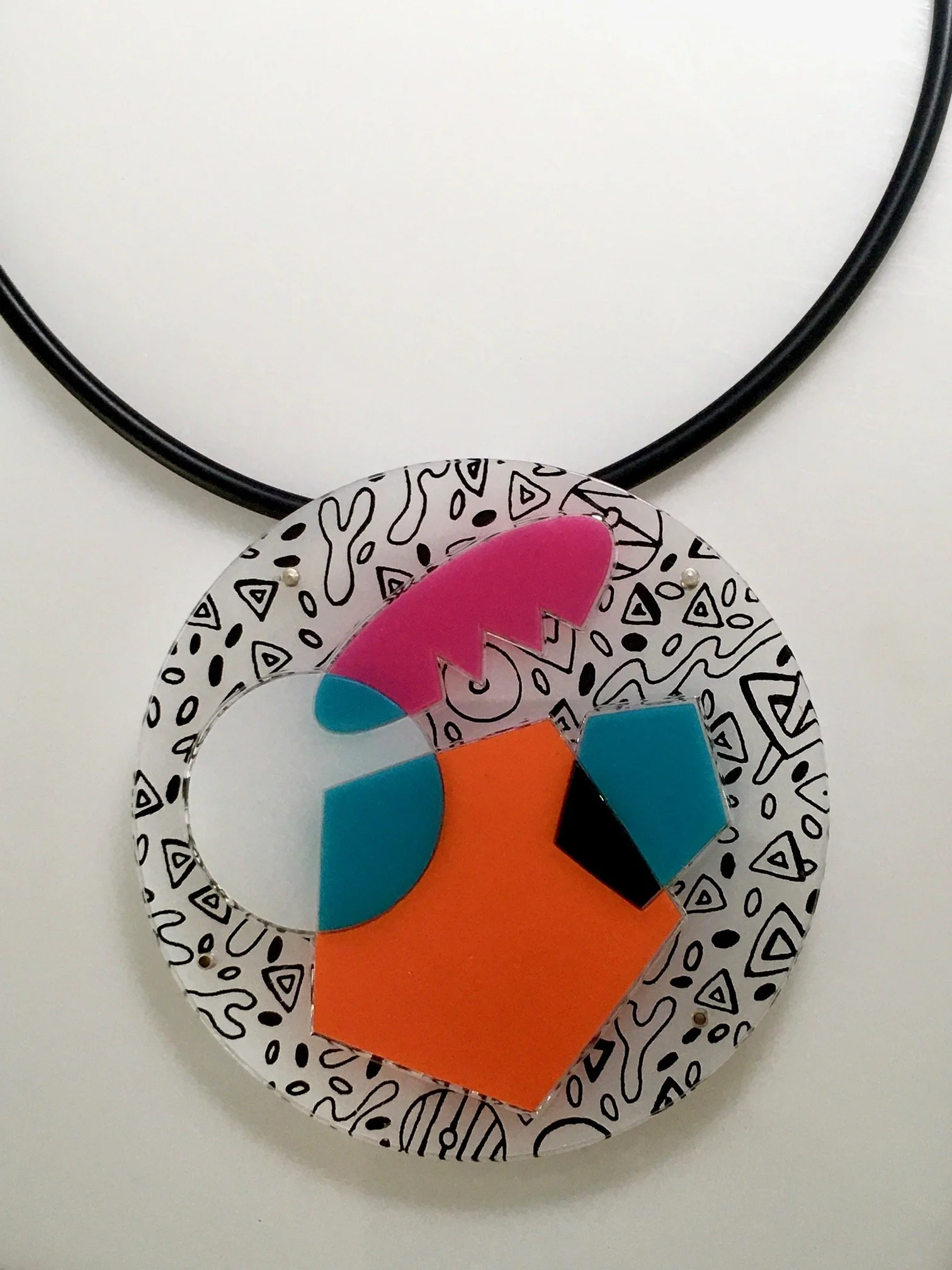 ScribbleDisc_Neck.jpg