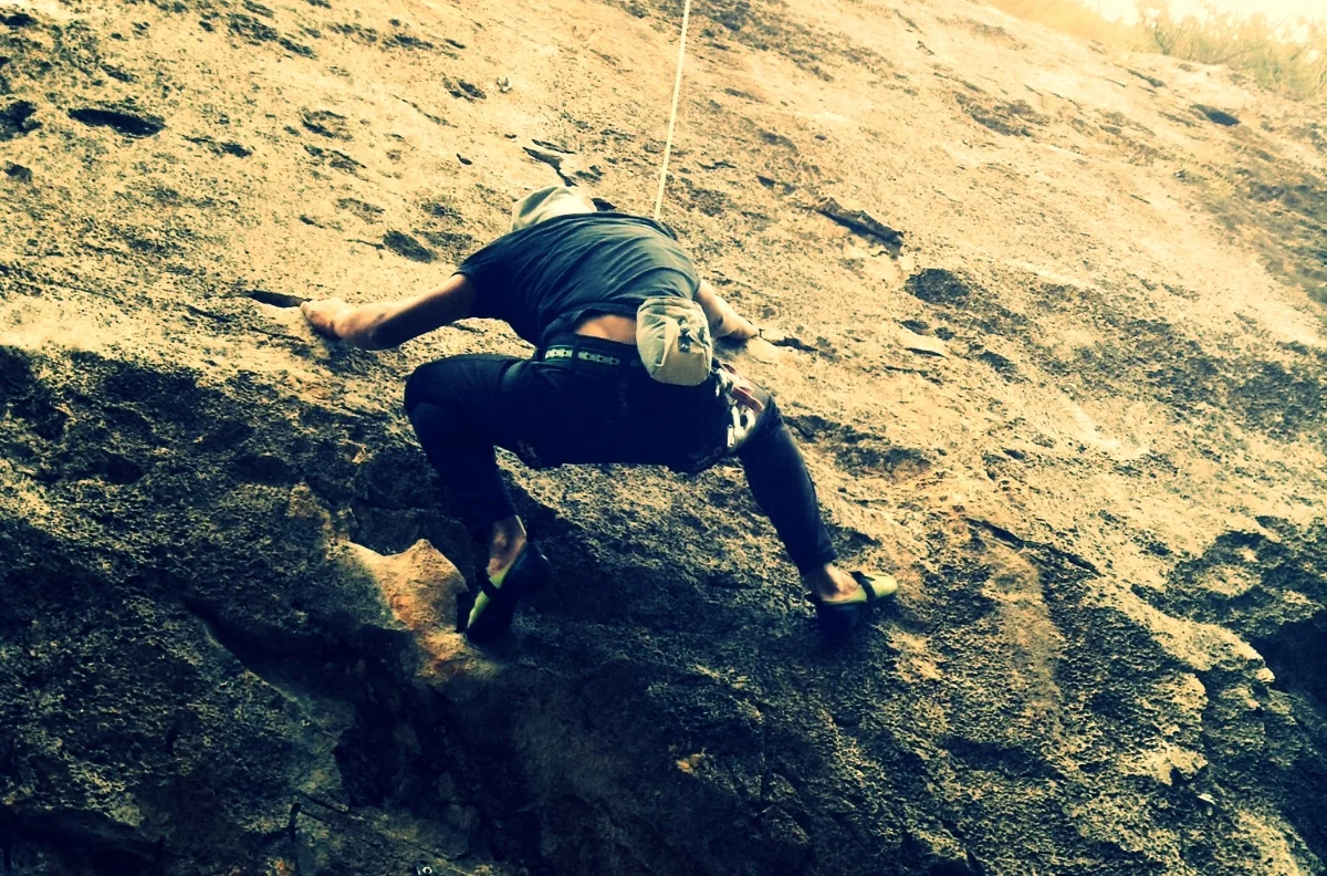 POSE_CLIMB_1.jpg