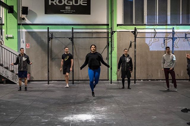 Great moment and wonderful movement @crossfitsantmarti @posemethod
