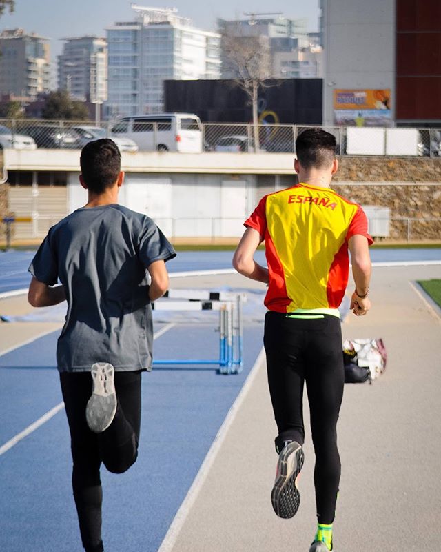 “The principle is competing against yourself. It’s about self-improvement, about being better than you were the day before.” – Steve Young @posemethod @carlossaez99 @uriramirez_