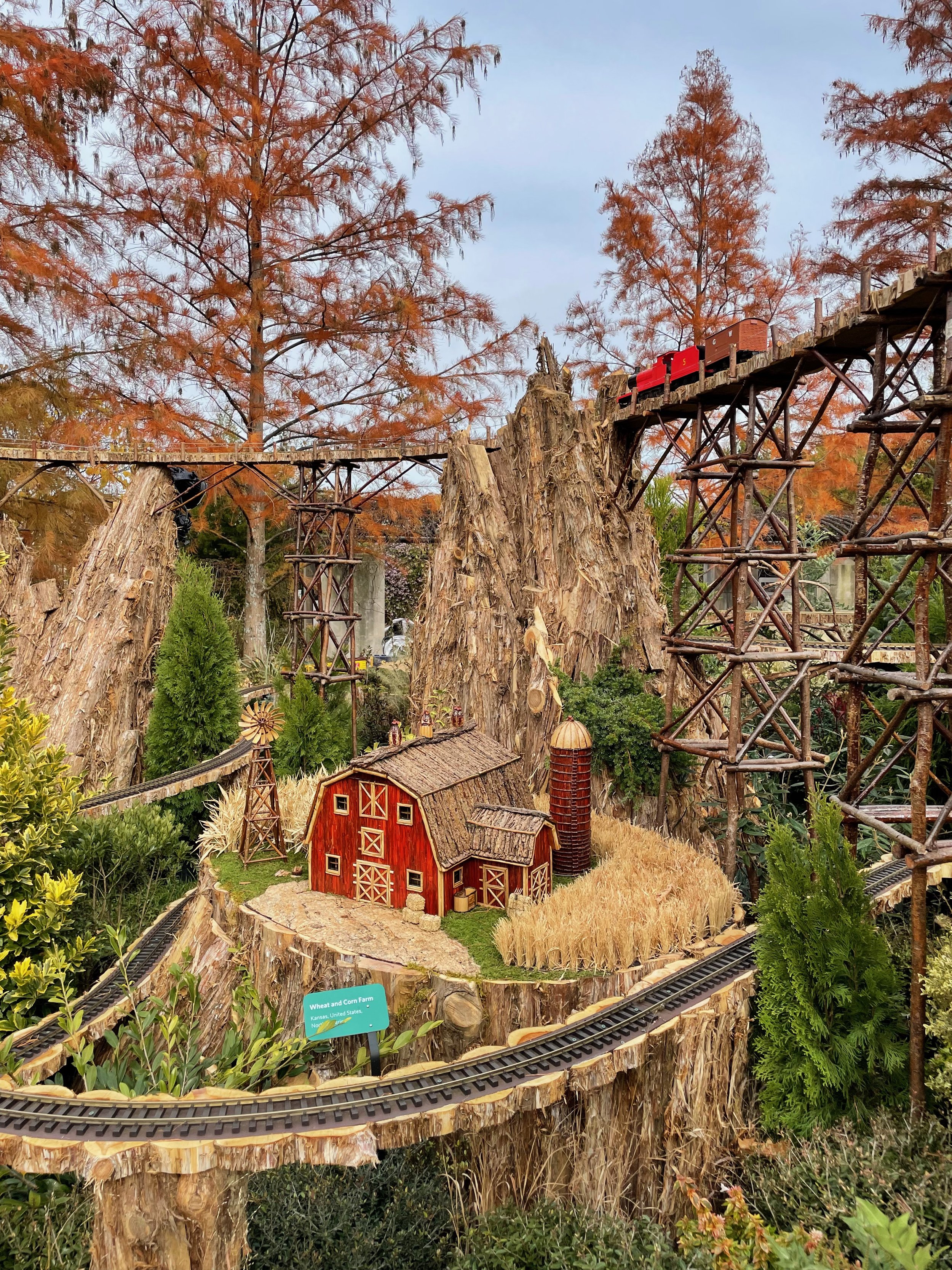 U.S. NATIONAL BOTANICAL GARDENS HOLIDAY TRAIN INSTALLATION, DECEMBER 2021.