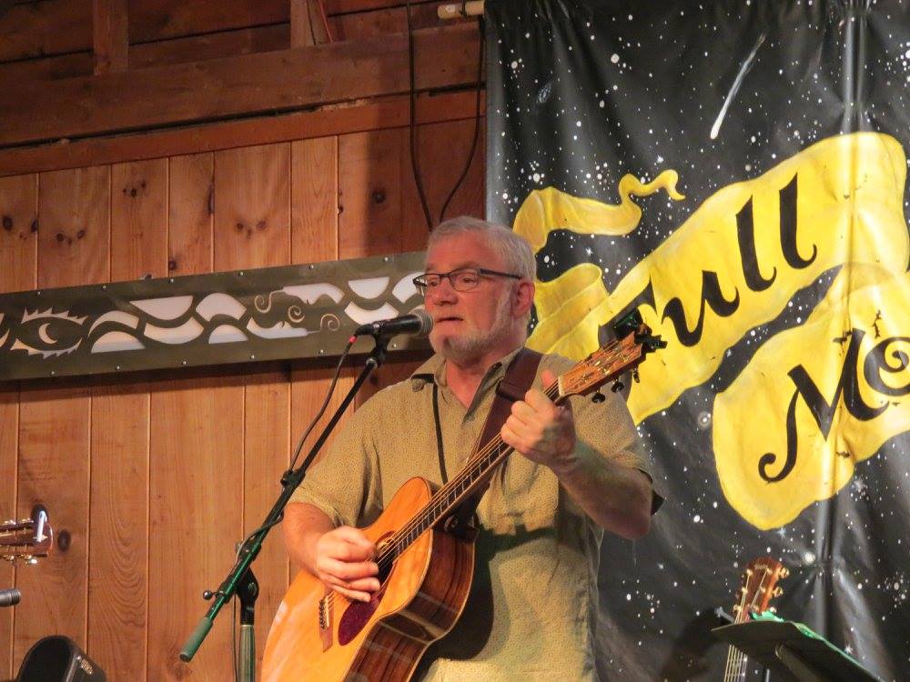 Open Mic at Frets & Refrains, Richard Thomson's music camp in the Hudson River Valley, July 2015
