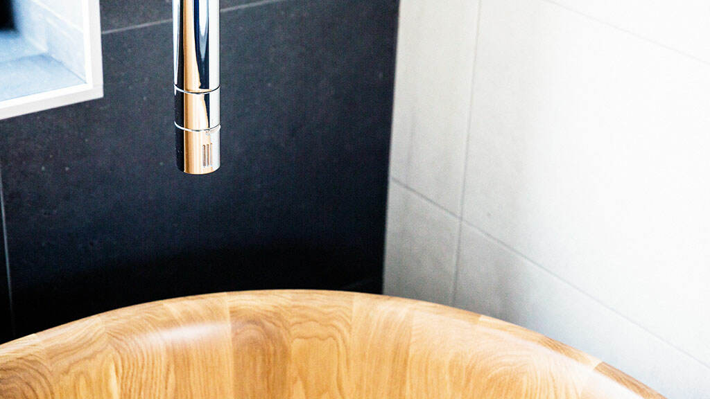 h4_r8_ensuite_16.jpg