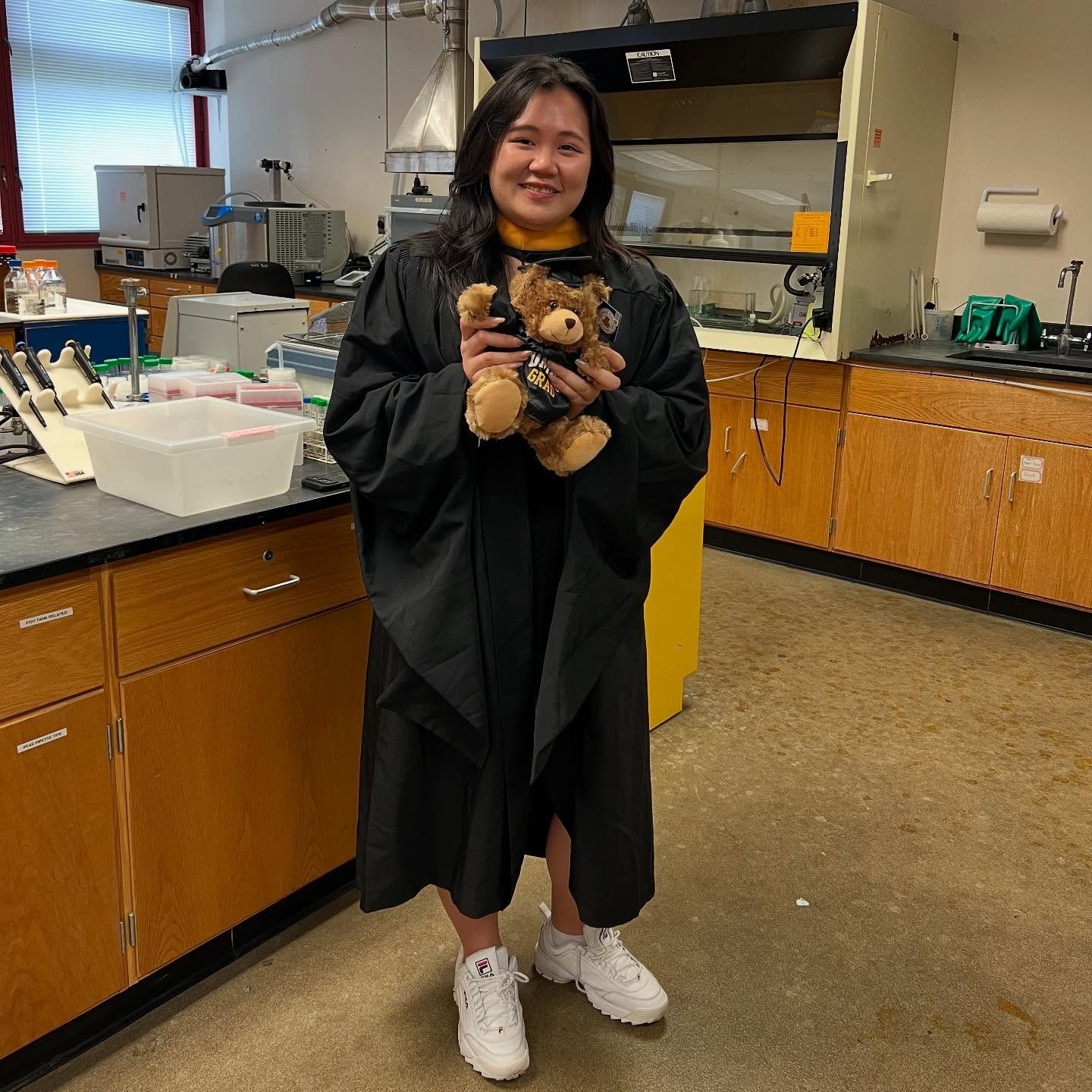 Last Wednesday was graduation day! 🎓 A time of mixed emotions - while we&rsquo;re thrilled to see our colleagues reach amazing milestones, we&rsquo;re also sad to see them leave. 
Margaret&rsquo;s journey in our lab was nothing short of remarkable. 