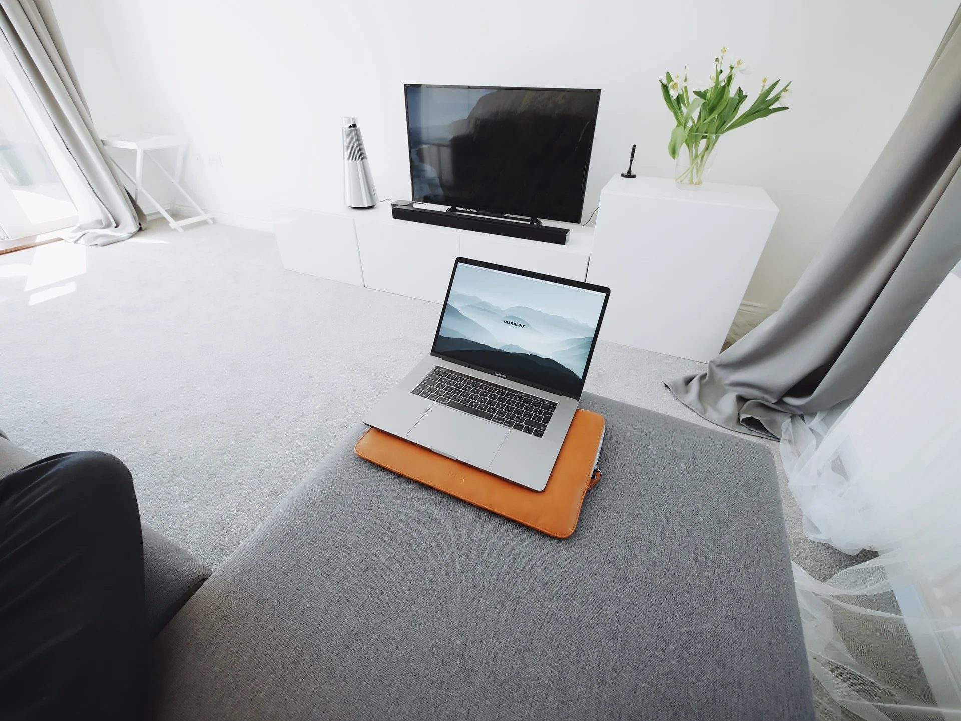 laptop-2559741_1920.jpg