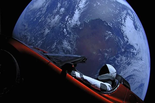 Ground Control to Major Tom Take your protein pills and put your helmet on Ground Control to Major Tom (ten, nine, eight, seven, six) Commencing countdown, engines on (five, four, three) Check ignition and may God's love be with you (two, one, liftoff) 