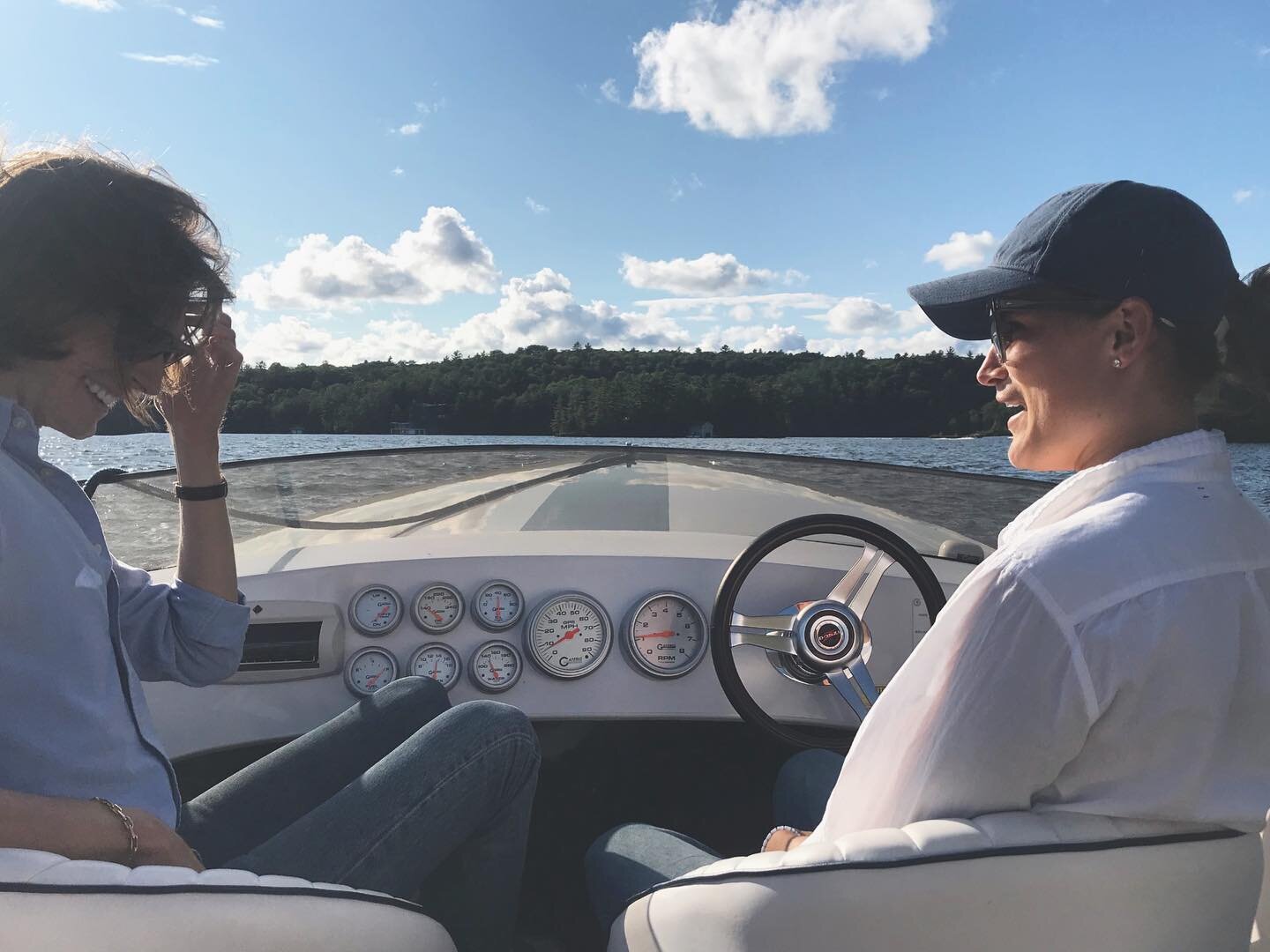 Five stars for the loveliest Lake Rosseau tour guide @t.kidd. 📷 @andrewkushnir