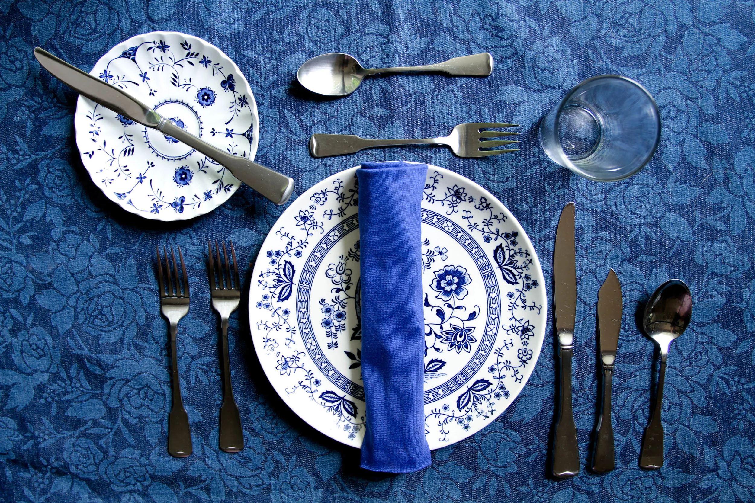 Set-a-Dinner-Table-Intro.jpg