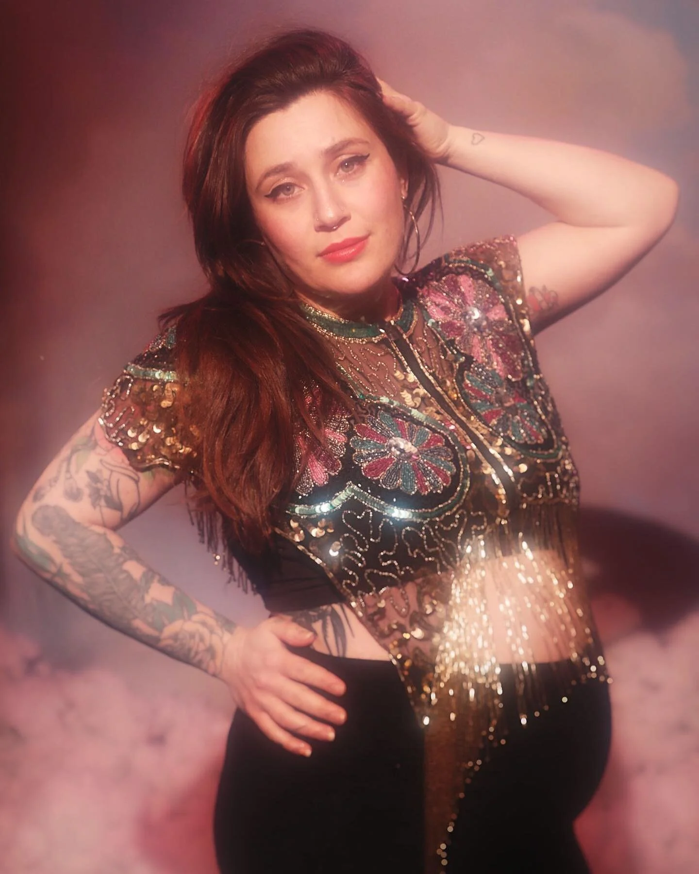 Very cute pregnancy photo from one of my pop ups!  I&rsquo;ve got a couple spots left tomorrow for some glamour shots 🤙 b00k thru my bi0