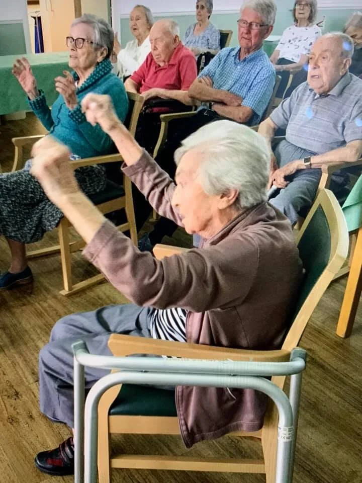 Singer at Springfield Lodge