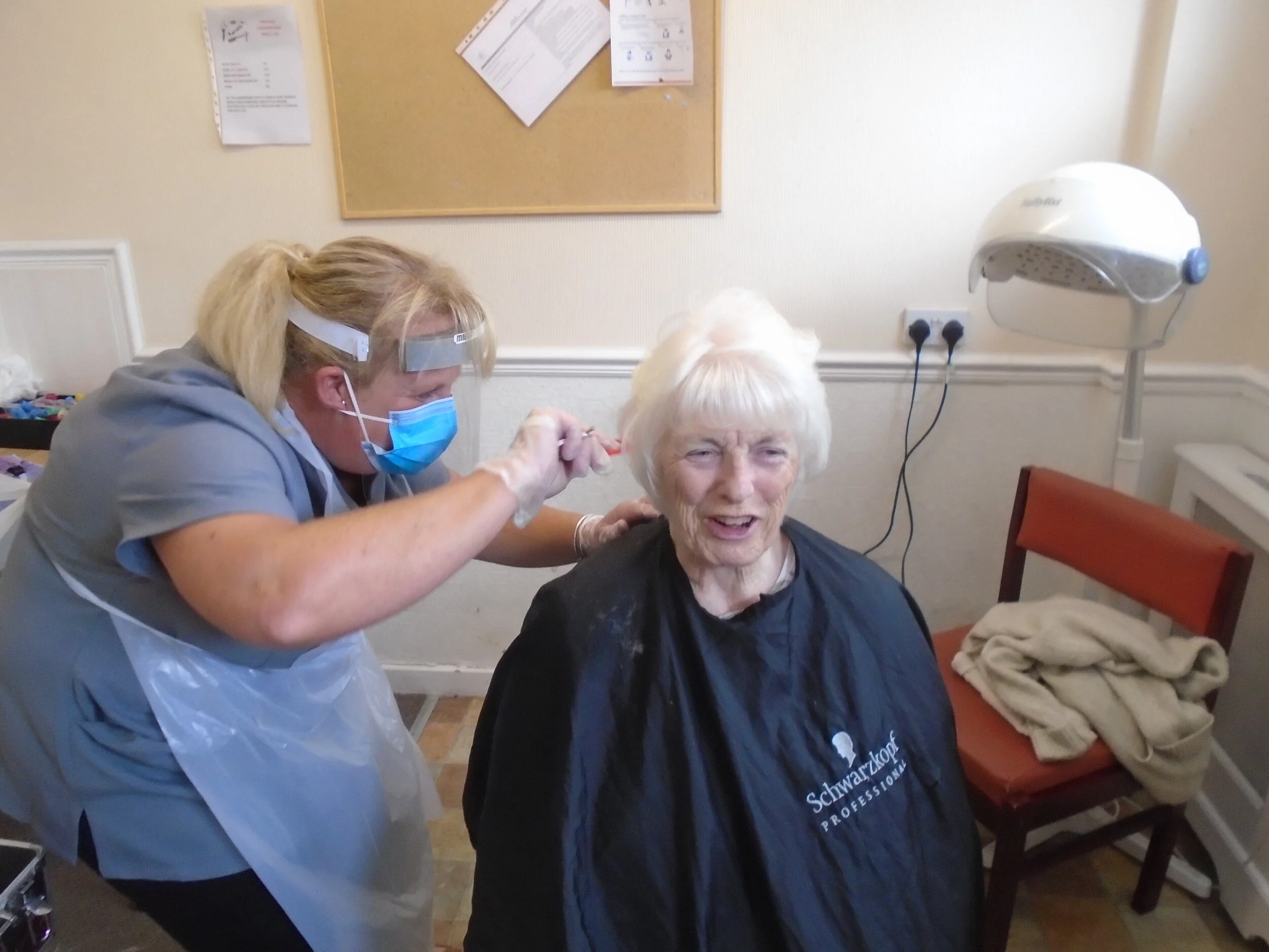 Hairdresser visits St Anne's