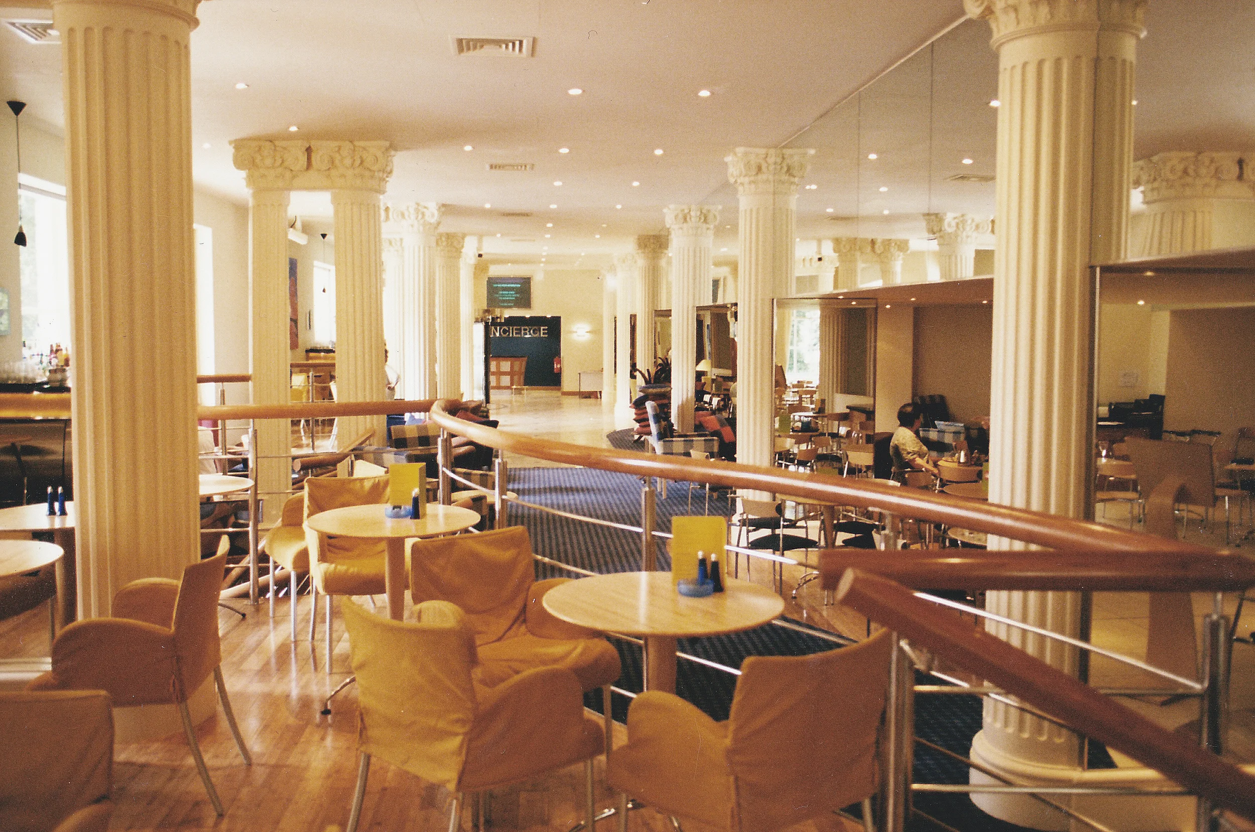 Plaza on Hyde Park - Bar