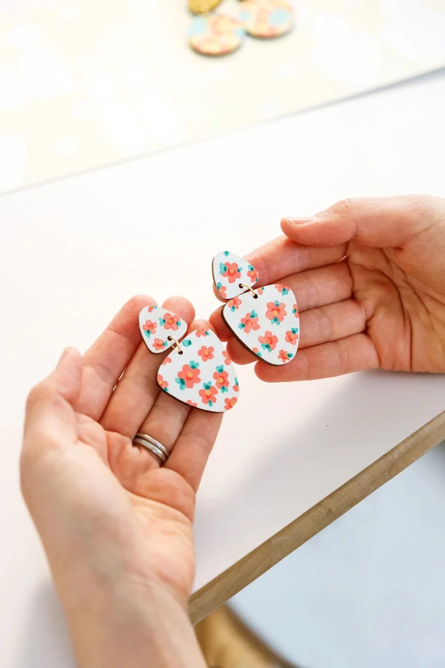 E3D8A2F0-907C-44EB-8E35-D4FD8A3E6069