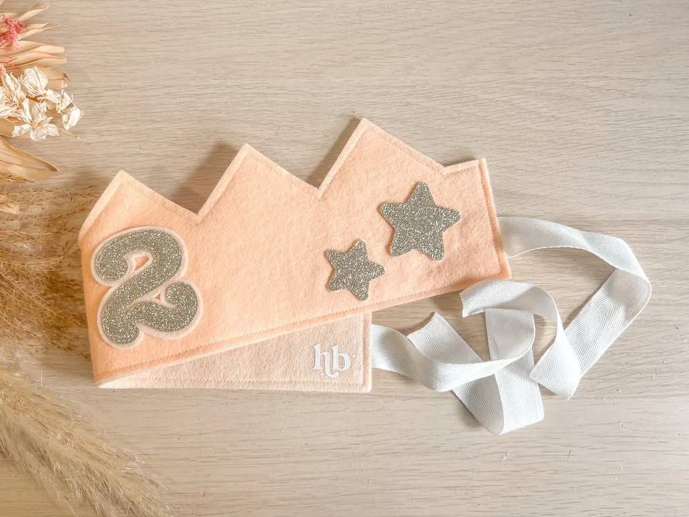 NUMBER 2 FELT CROWN - Peach Macaroon