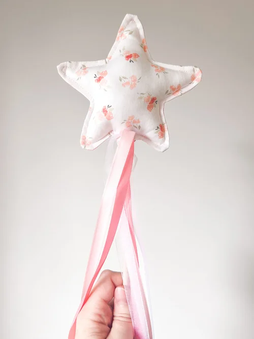 MAGIC PLAY WAND - White Floral
