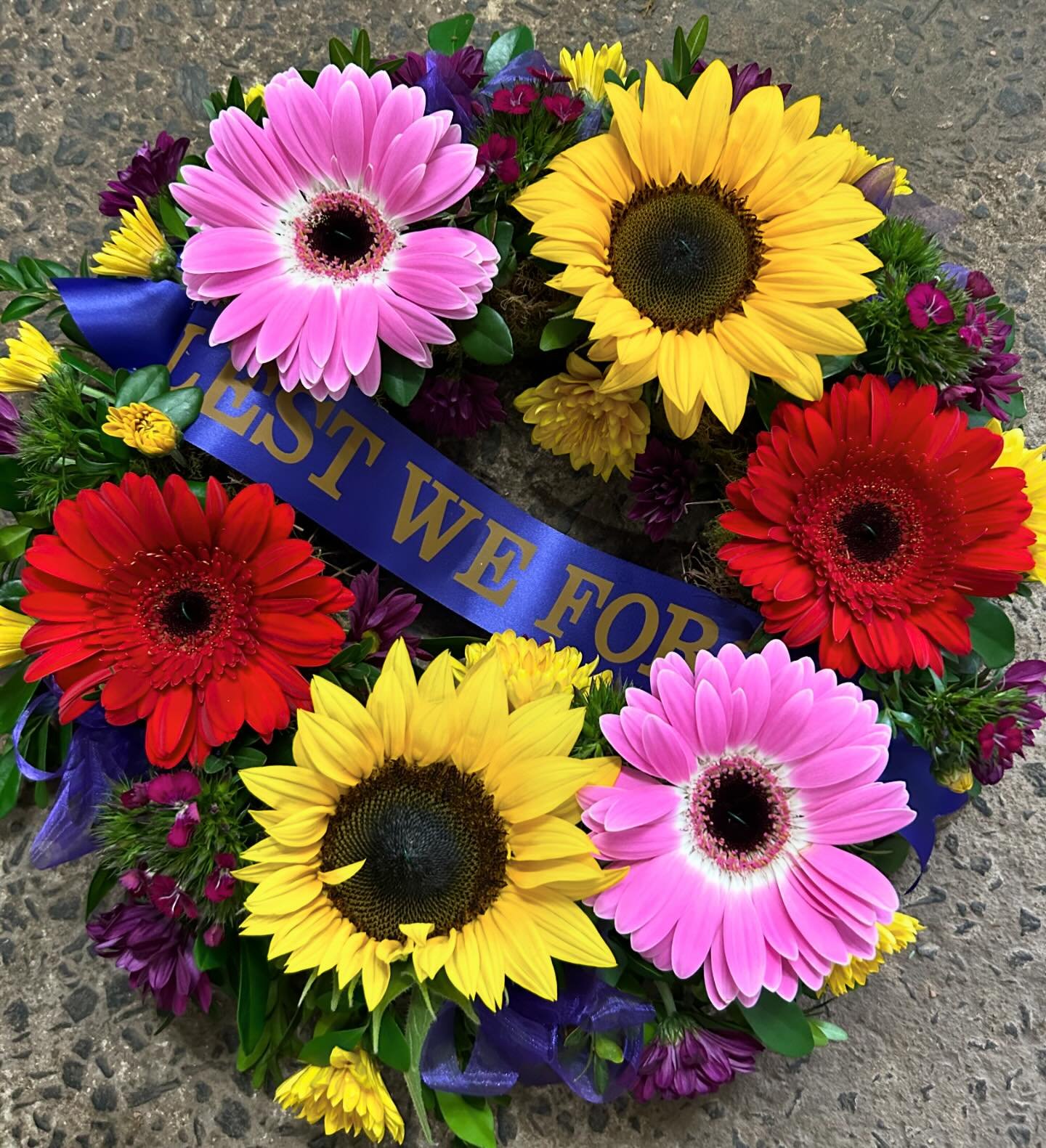 Anzac Day, 
A tribute to the men and women who have and continue to fight for our country and keep us safe. 

We thank you for your service.
Lest We Forget. 

Wow !! What a full on few days. 
Wedding Blooms, A record number of wreaths, Funerals and e