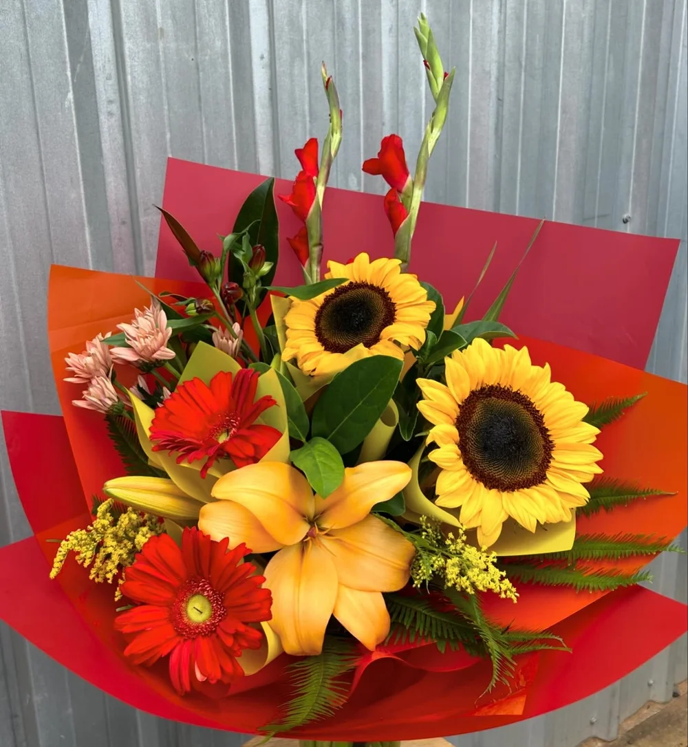 Florist Choice Mixed Bunch - Medium