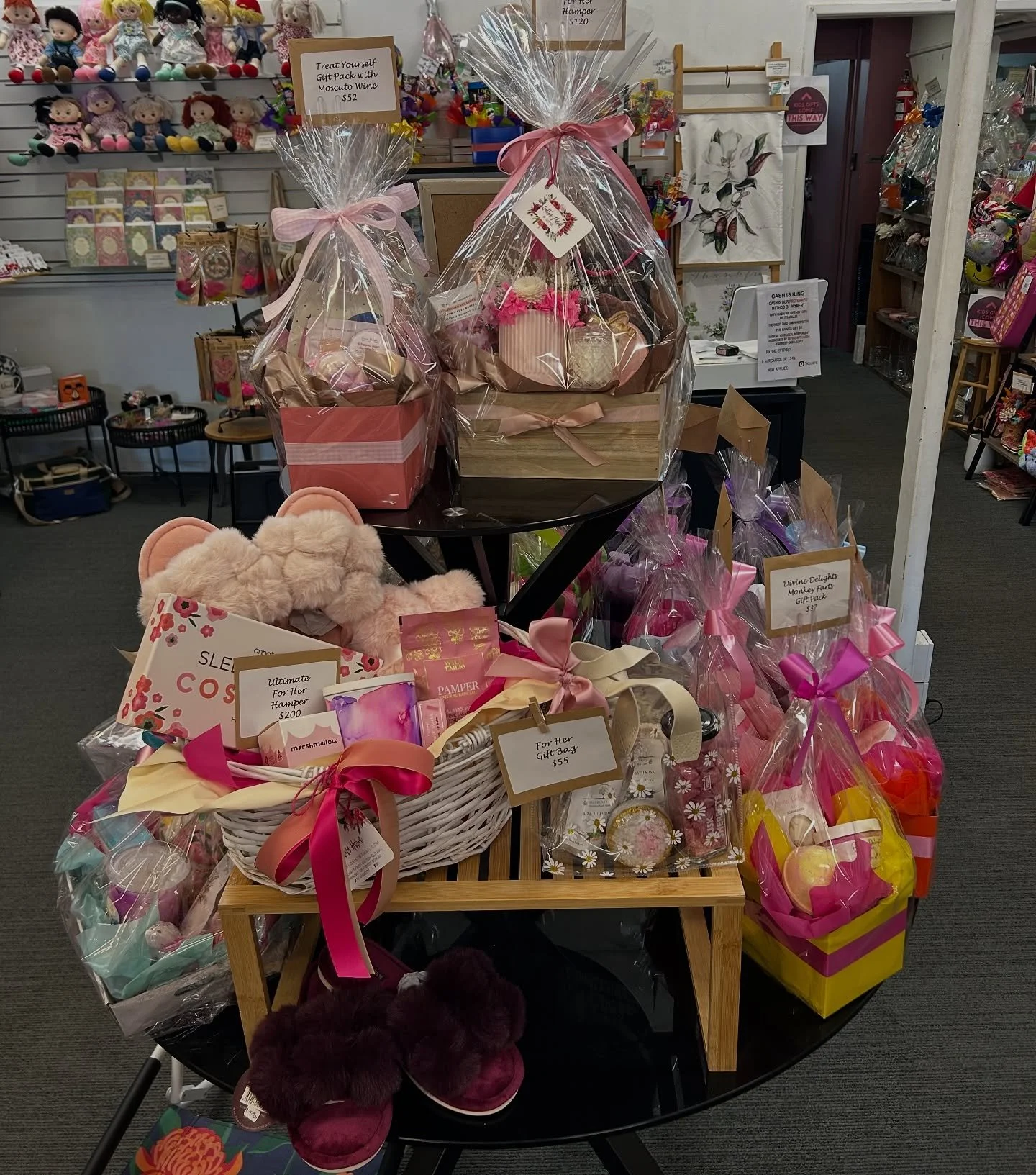 Happy Saturday 💐
We&rsquo;ve got gorgeous new giftware on display. Come browse, shop and treat yourself (or someone you love).

⏰ Open 8.30 - 12
🖥️ www.gattonflorist.com.au 
📞 07 54623777 
🏡 12 Railway Street, Gatton, W