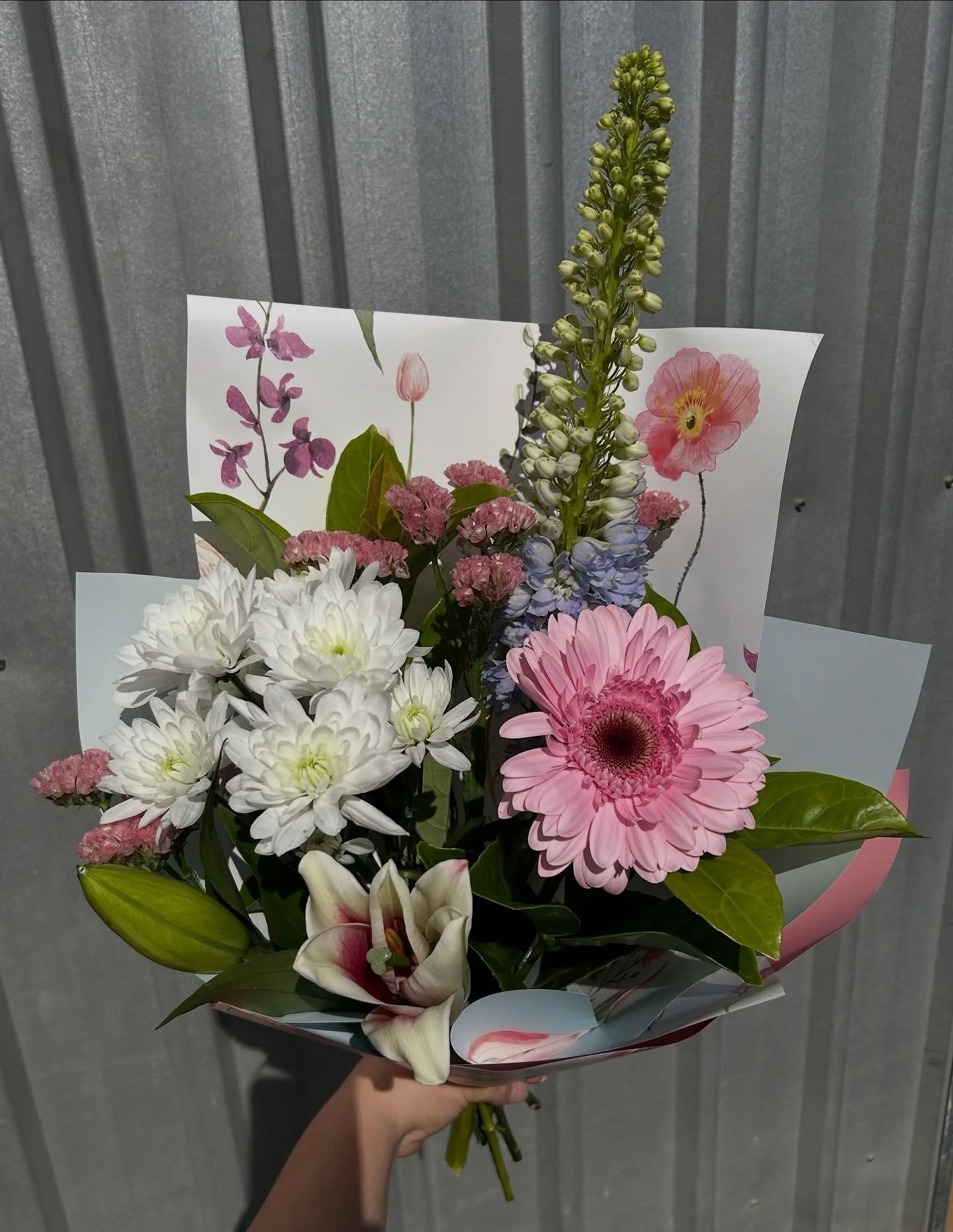 Happy Monday Flower Lovers 💐 

This week&rsquo;s posy of the week features a stunning Delphinium stem, Chrysanthemums, an Oriental Lily, Statice, a Gerbera and Viburnum. $35 a posy. 

As usual, our Posies will be available all week - Monday - Saturd