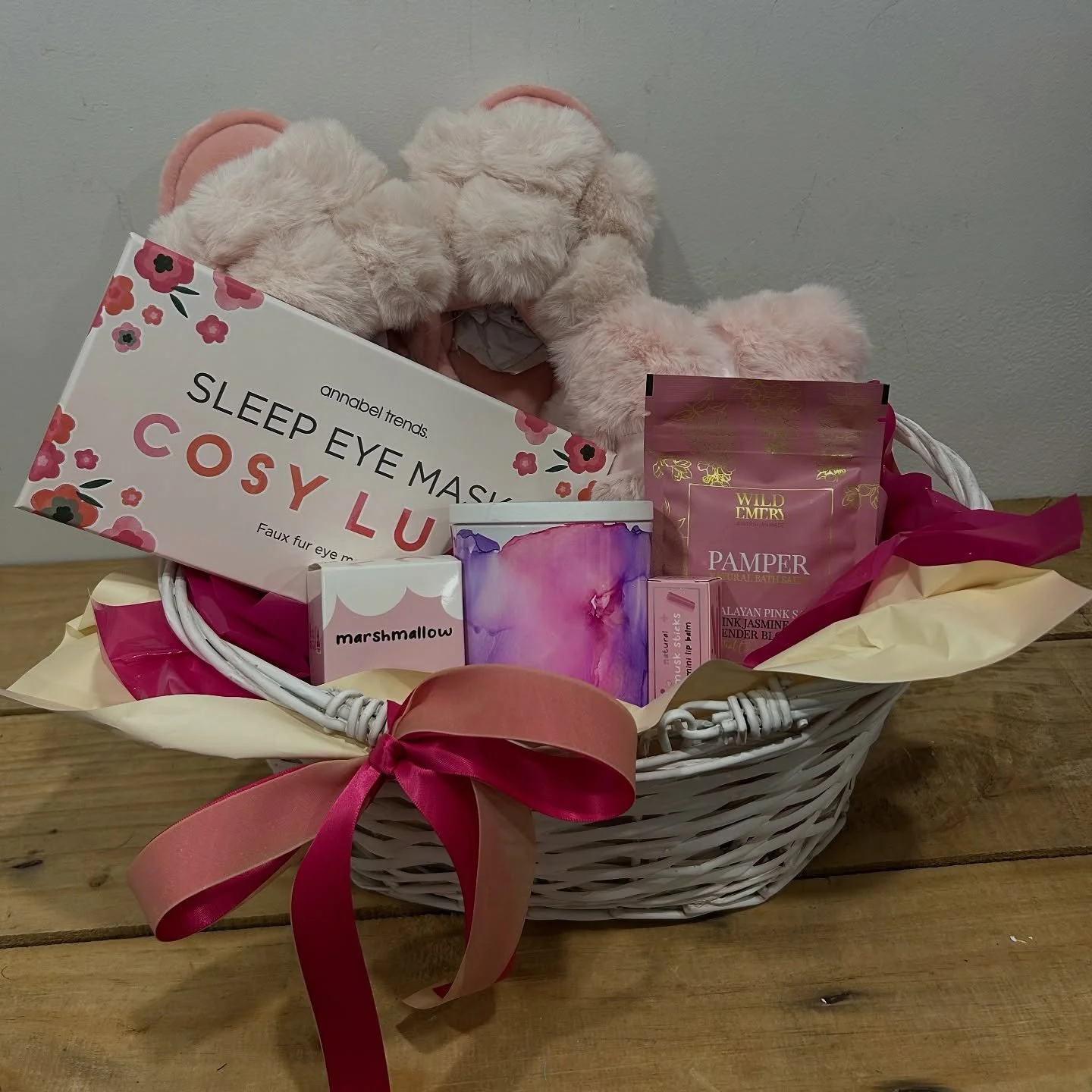 💖 Spoil Her with the Ultimate Relaxation Pamper Pack 💖

The perfect gift to treat someone special (or yourself!). This beautifully curated basket is filled with everything needed for a blissful pamper session:

✨ Annabel Trends Cosy Slippers (M&nda