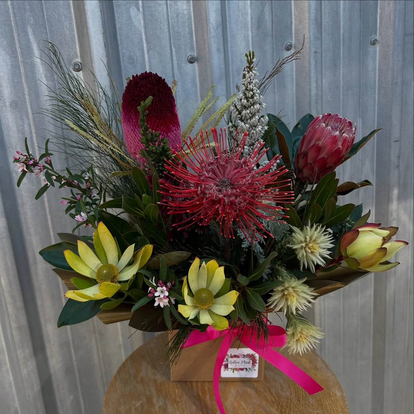 Our seasonal native blooms are looking absolutely stunning this week! ✨

From rich earthy tones to those unique textures we all adore, natives are the perfect way to bring the beauty of the Australian landscape into your home. 

Pre order your bunch 