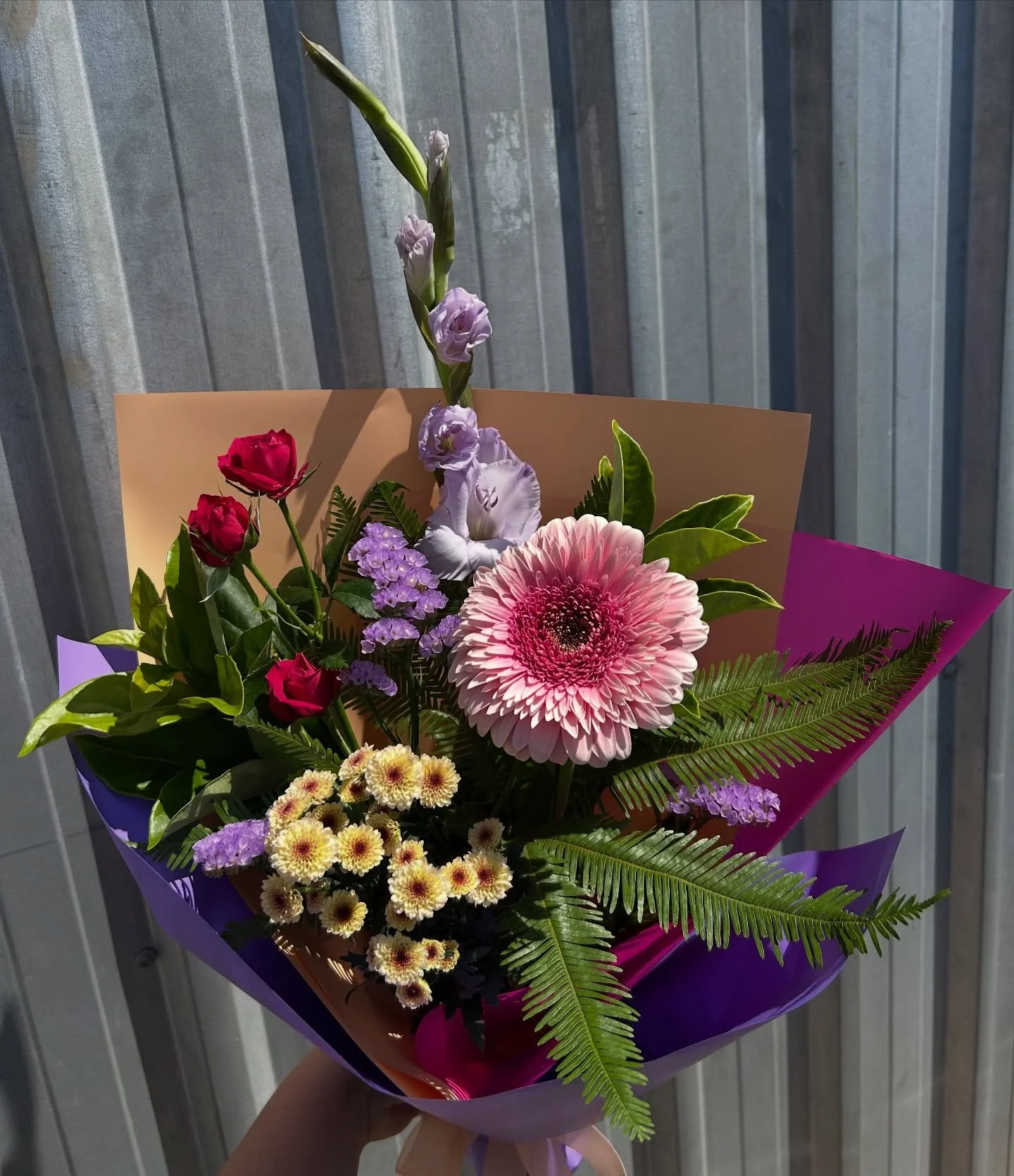 Happy Tuesday Flower Lovers 💐 
We hope you all had a fabulous long weekend. 

This week&rsquo;s posy of the week includes Gladioli, Skittle Chrysanthemums, Spray Roses, Statice, a Gerbera, Umbrella and Viburnum Foliages. $35 a posy. 

As usual, our 