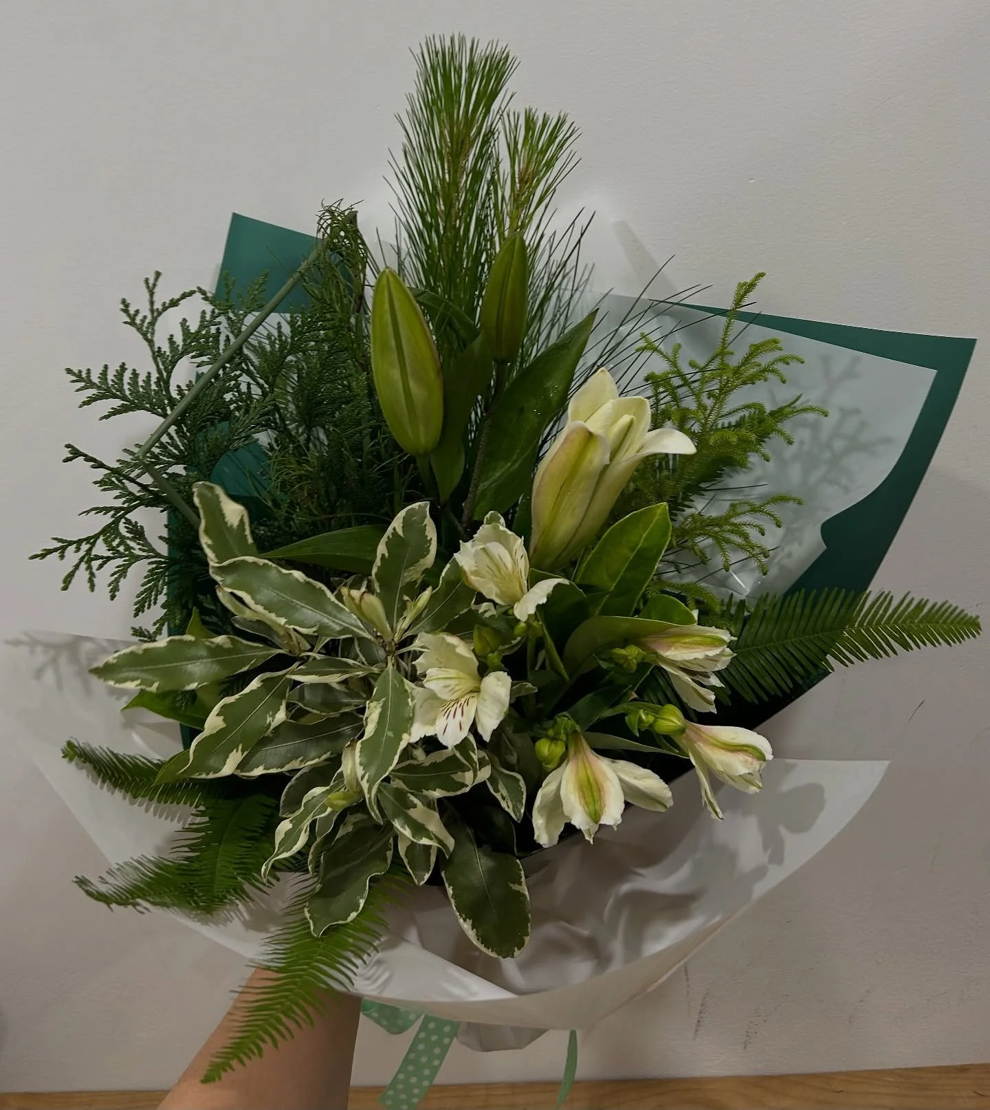 Happy Monday Flower Lovers 💐 

For this week&rsquo;s posy of the week I have created something a little different. This week&rsquo;s posy includes a variety of Premium Foliages - Cypress, Aussie Pine Tails, Goanna Claw, Lycopodium, Pittosporum, Puzz