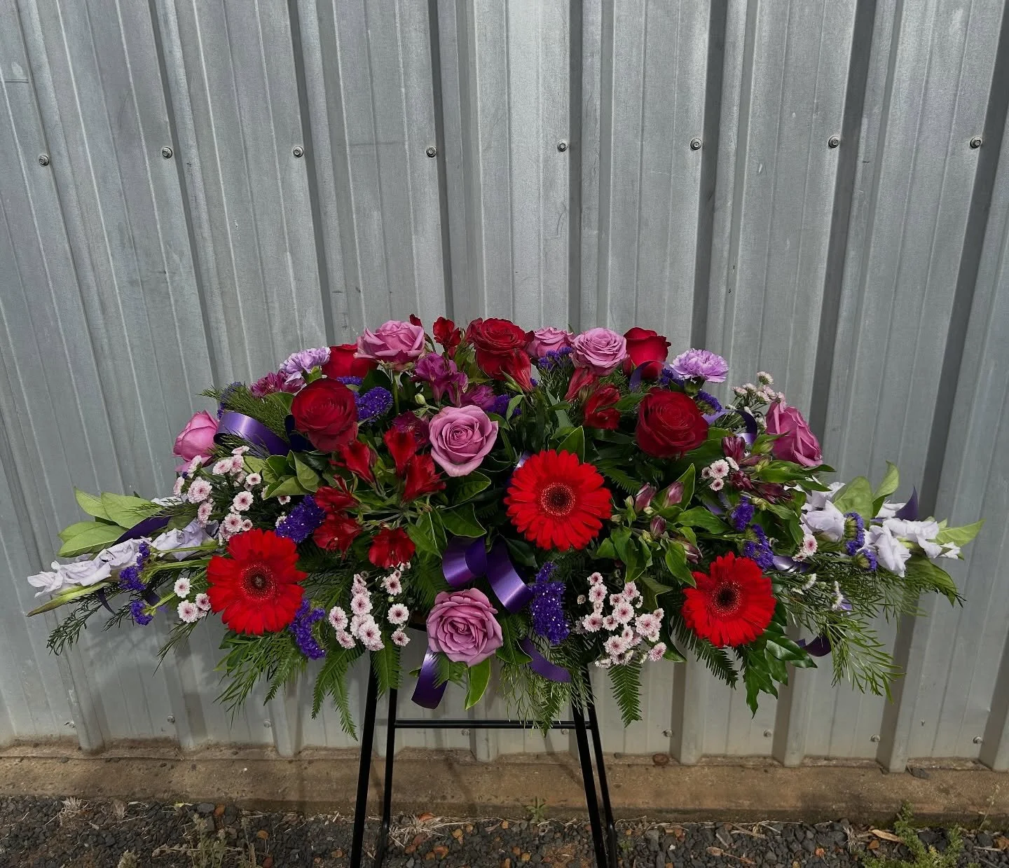 Honouring a Beautiful Life 🤍 
Flowers have a way of saying what words sometimes can&rsquo;t. Our casket covers and funeral arrangements are thoughtfully and lovingly created &mdash; each one a heartfelt tribute designed with care, respect and gentle