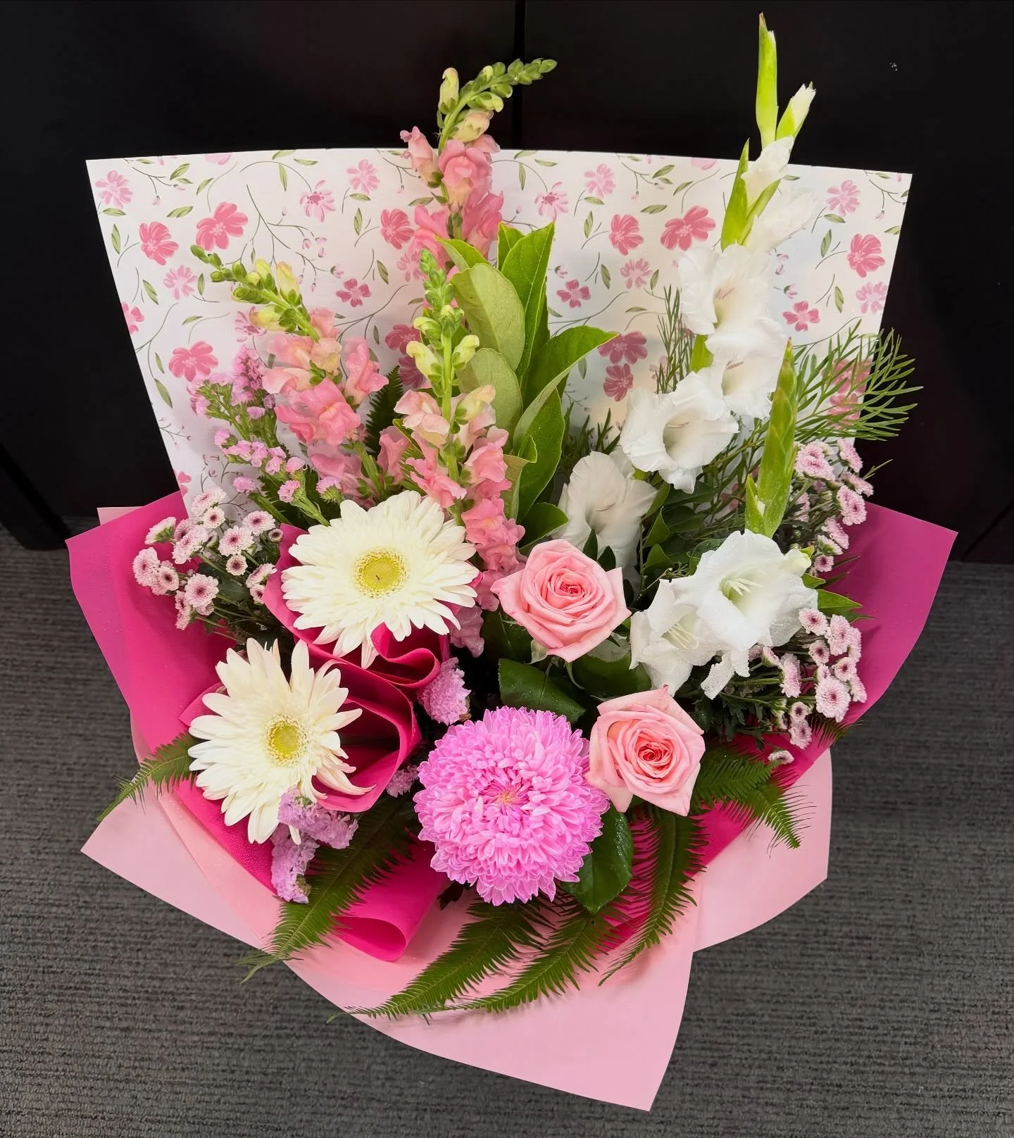 Happy Tuesday Flower Lovers π
We have lots of fresh beautiful blooms in store today. 
Darryl’s heading out and about on deliveries today. So contact us before 11 am for a Same Day, Local, anywhere in the Lockyer Valley delivery π * Condition