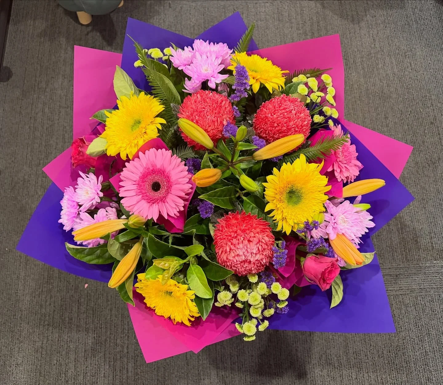 Happy Friday Yay ! 
How beautiful are these bright blooms to say thank you for being wonderful. Designed by Sarah. 

Flowers have a way of saying what words can&rsquo;t &mdash; and they do it so beautifully. 💐

We&rsquo;re busy preparing and creatin