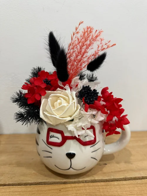 Kenny Cat Preserved Arrangement
