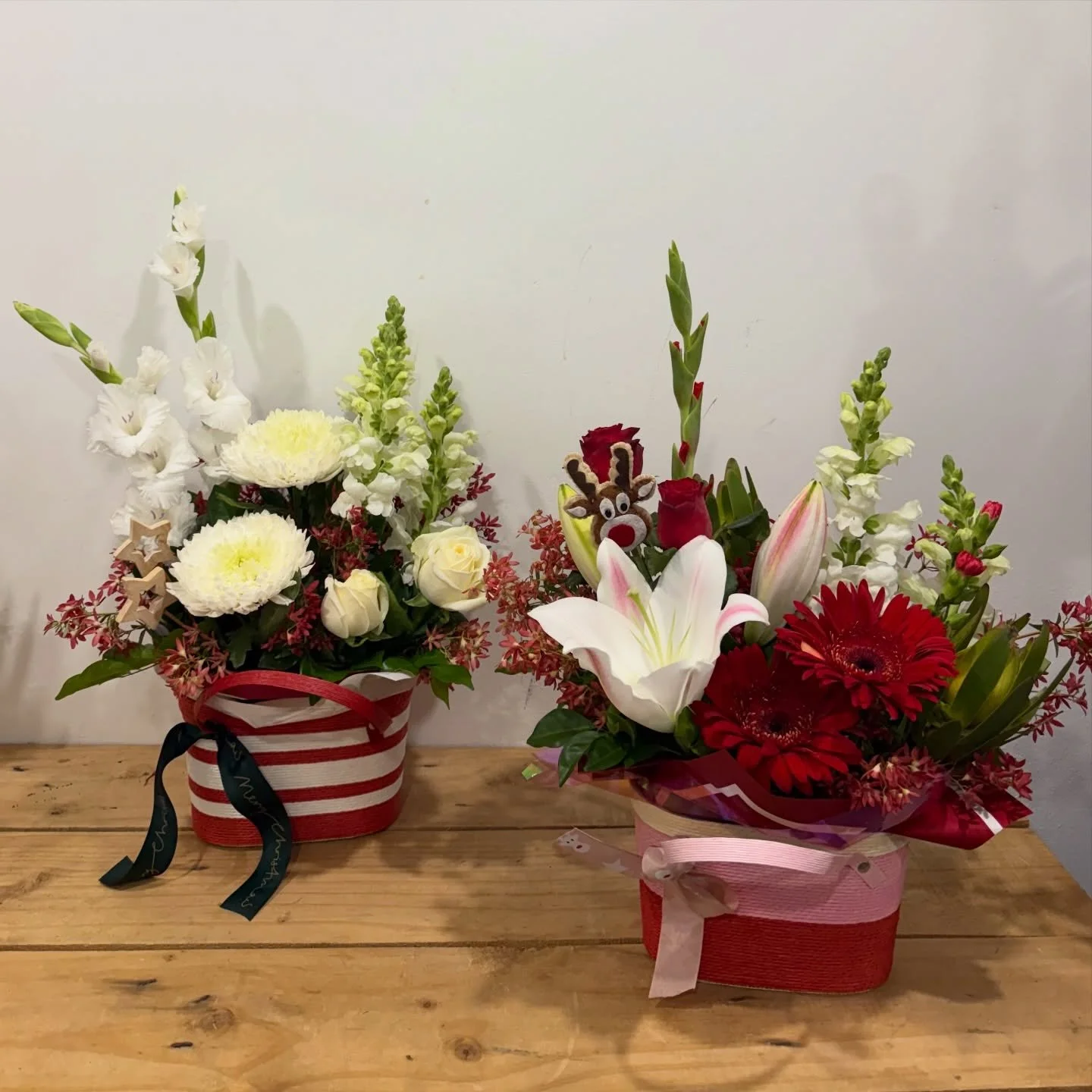 Christmas feels extra special when it&rsquo;s filled with fresh local blooms. 🌿❤️

We&rsquo;re creating festive arrangements daily &mdash; perfect for gifting, hosting or just enjoying the magic of the season at home.

We will be delivering around t