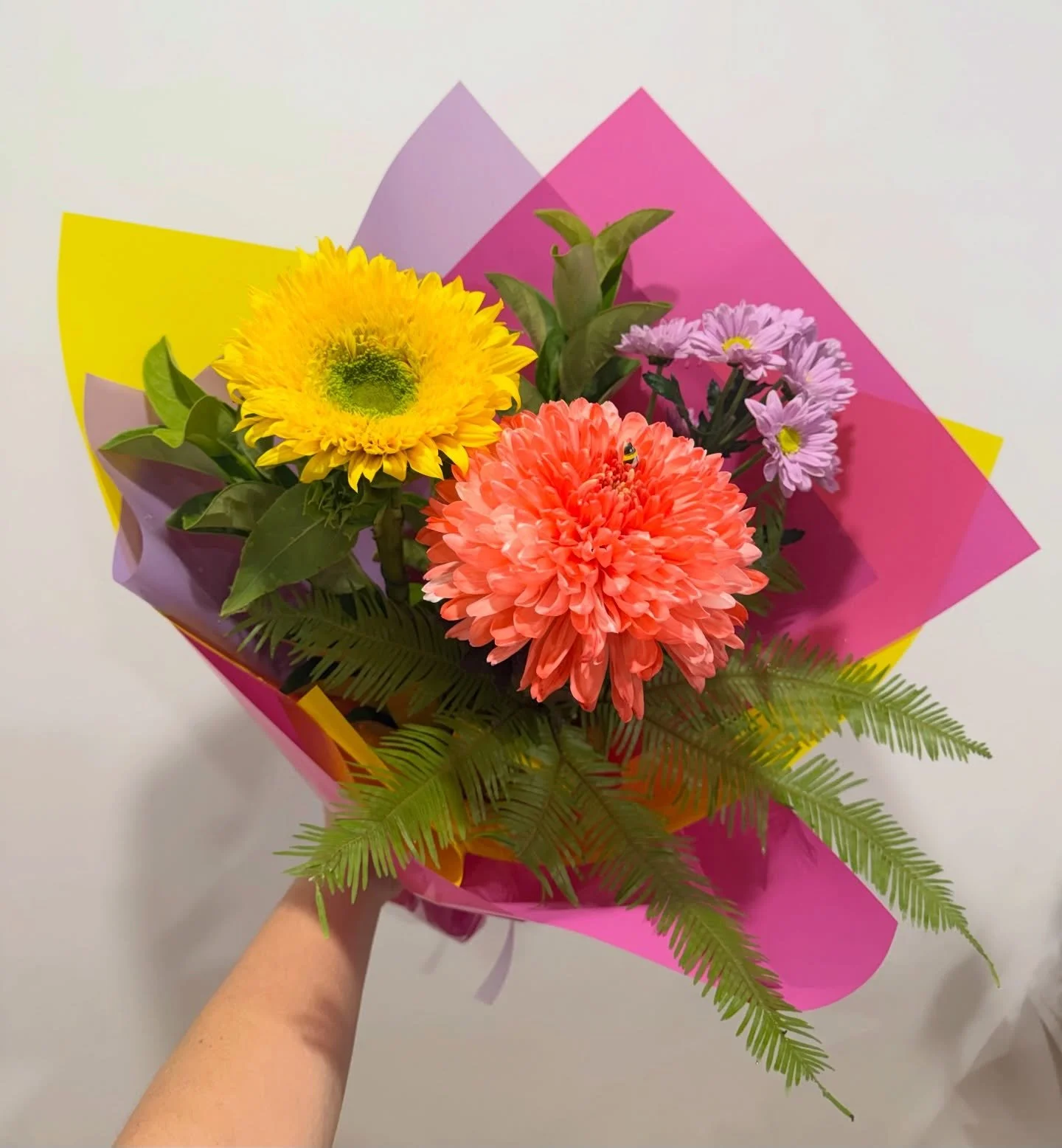 Happy Monday Flower Lovers 💐 

This week&rsquo;s posy of the week 
is a combination of Bright Blooms -  Chrysanthemums, a Disbud and a Sunflower, Umbrella Fern and Viburnum Foliages. $35 a posy. 

Our Weekly Posy Special featuring beautiful, seasona