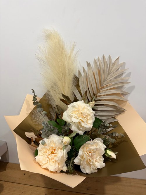 Chaise Preserved / Artificial Blooms