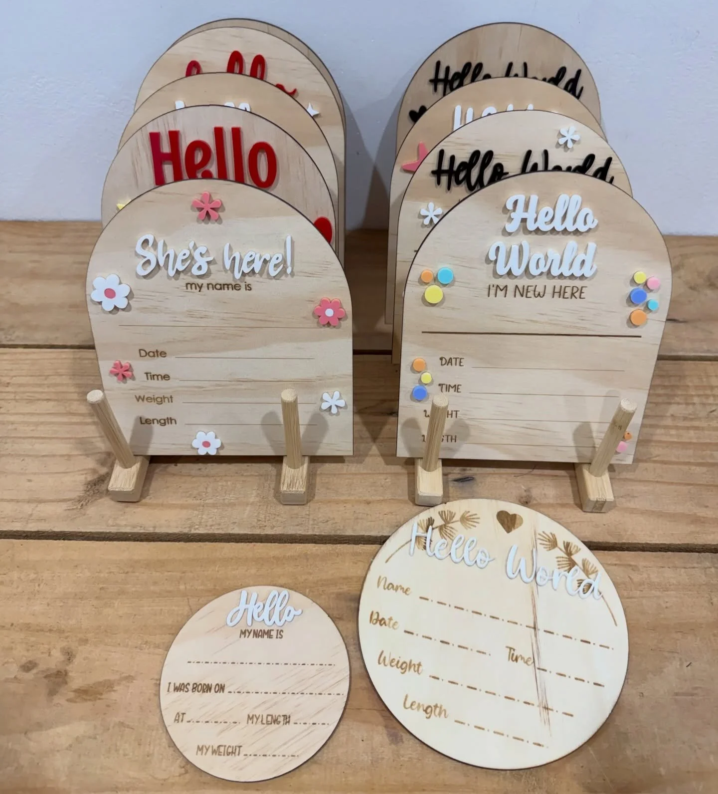 We&rsquo;re super excited for our latest delivery of Announcement Plaques.  Aren&rsquo;t they adorable 😍

Hand made by Alice @featherandfire.studio

Grab yours in store now
🏡 12 Railway Street, Gatton
