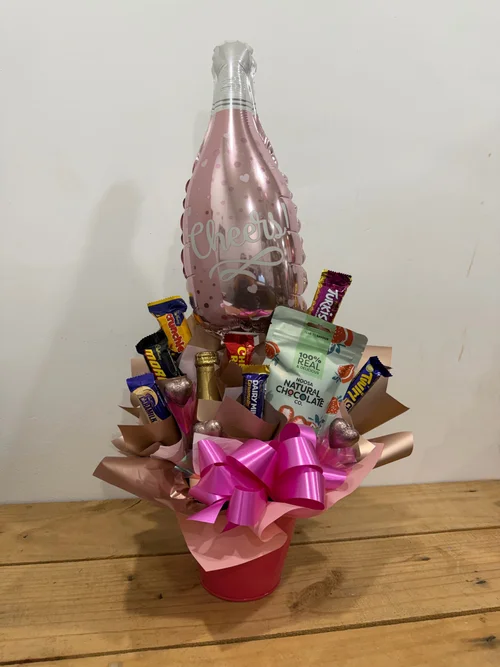 Cheers Edible Arrangement with Balloon and Moscato