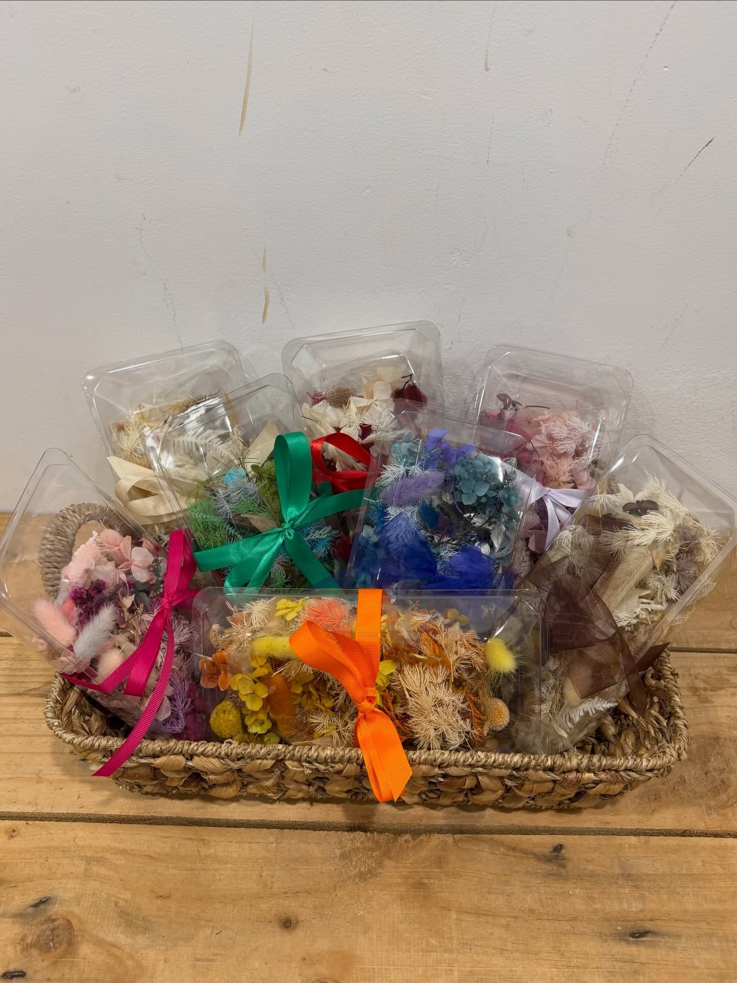 NEW PRODUCT ALERT 🚨 

Petals that never go to waste.
Our Preserved Flower Confetti is made from real preserved blooms and is biodegradable &mdash; perfect for weddings, celebrations, crafting or a little sprinkle of beauty anywhere.

Available in a 