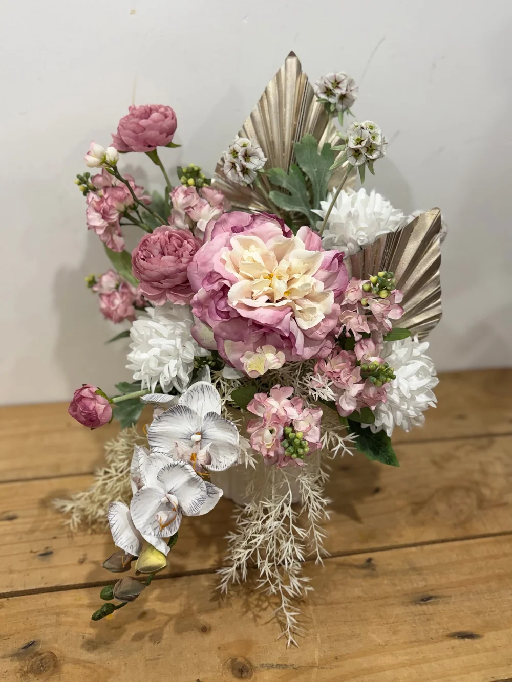 Eleanor Artificial Arrangement