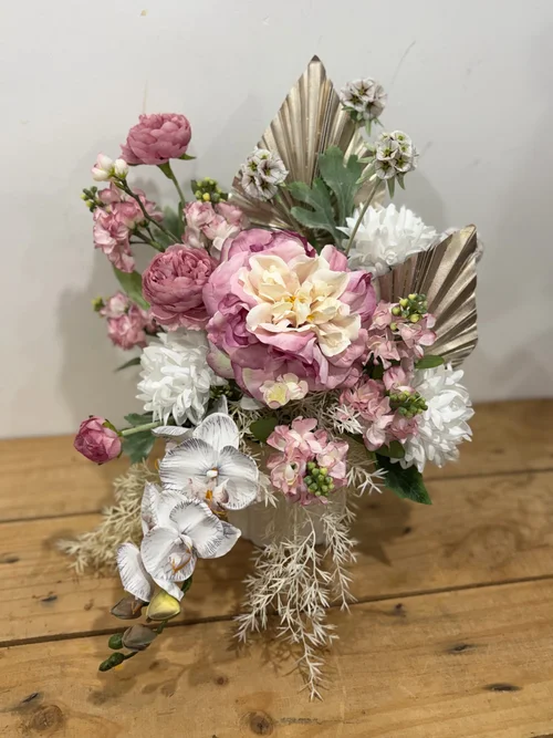 Eleanor Artificial Arrangement